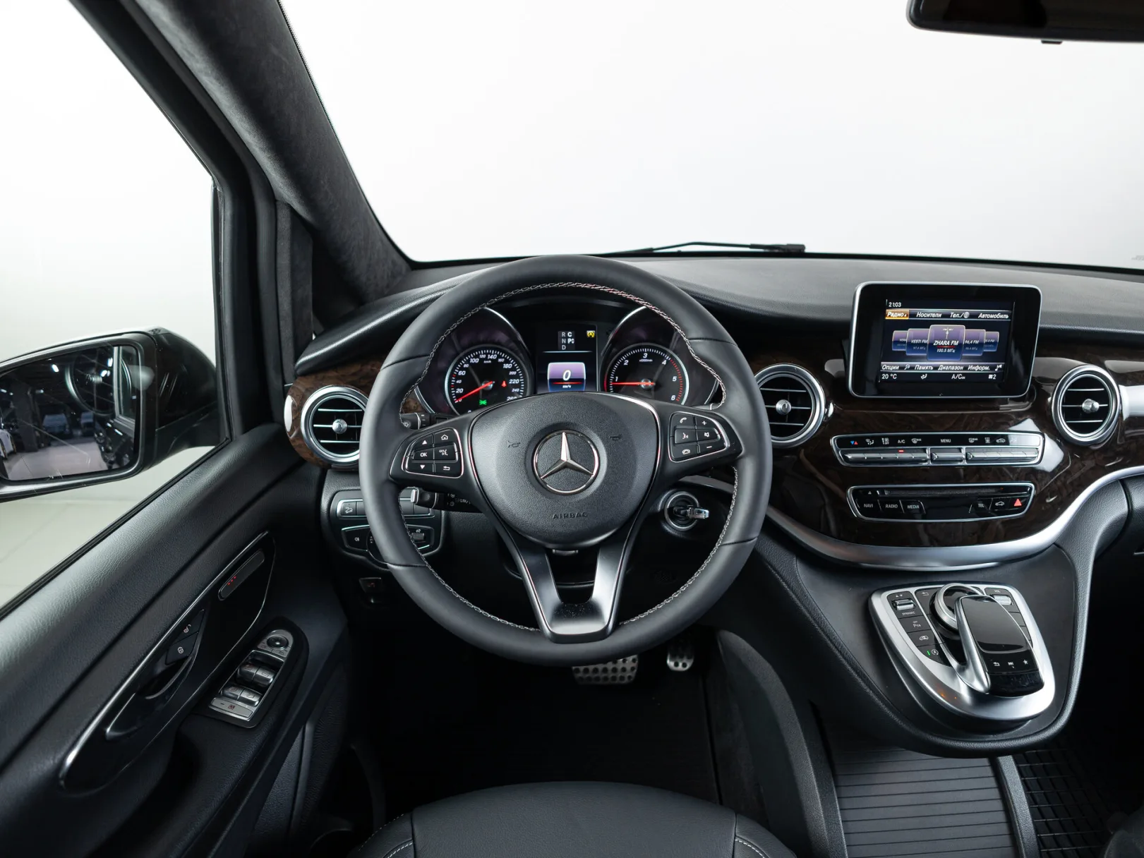 Mercedes-Benz V-Класс III (W447), 2017 — экстерьер, фото 43