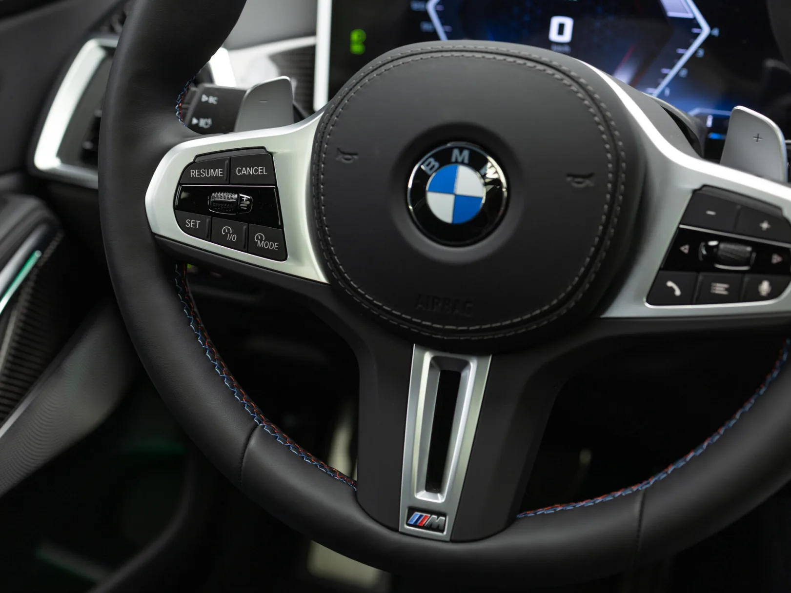 BMW X6 M60i III (G06) Рестайлинг, 2025 — экстерьер, фото 16