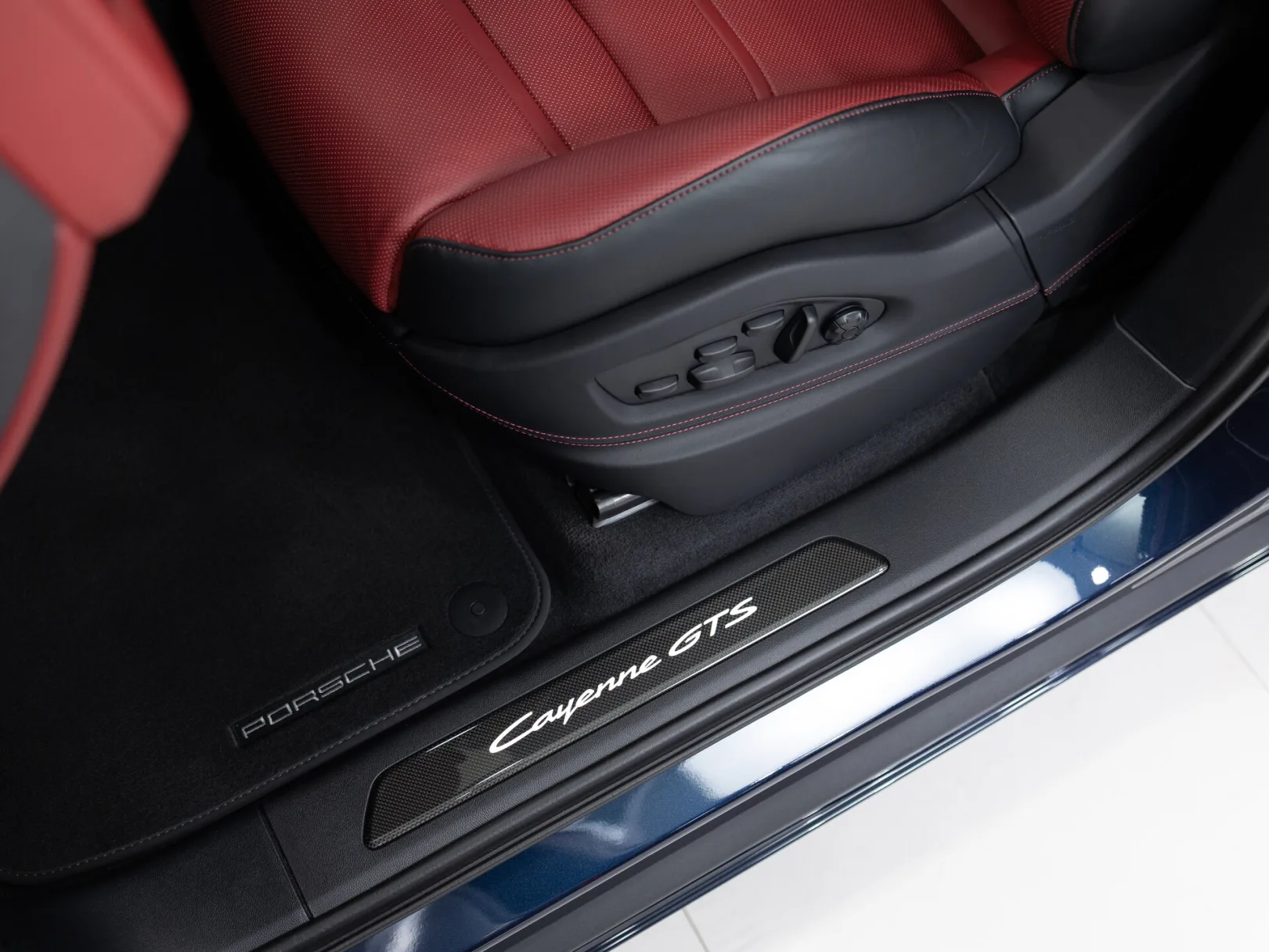 Porsche Cayenne GTS III Рестайлинг, 2024 — экстерьер, фото 12