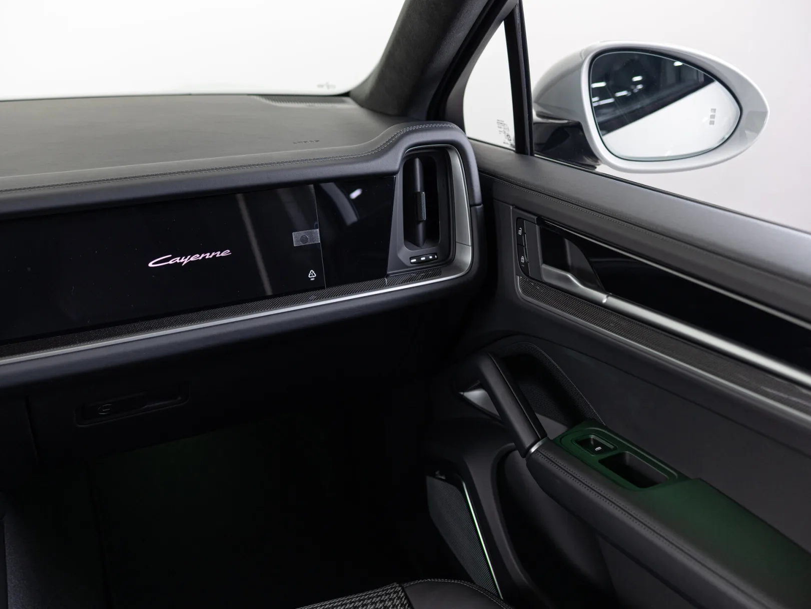 Porsche Cayenne GTS Coupé III Рестайлинг, 2025 — экстерьер, фото 19