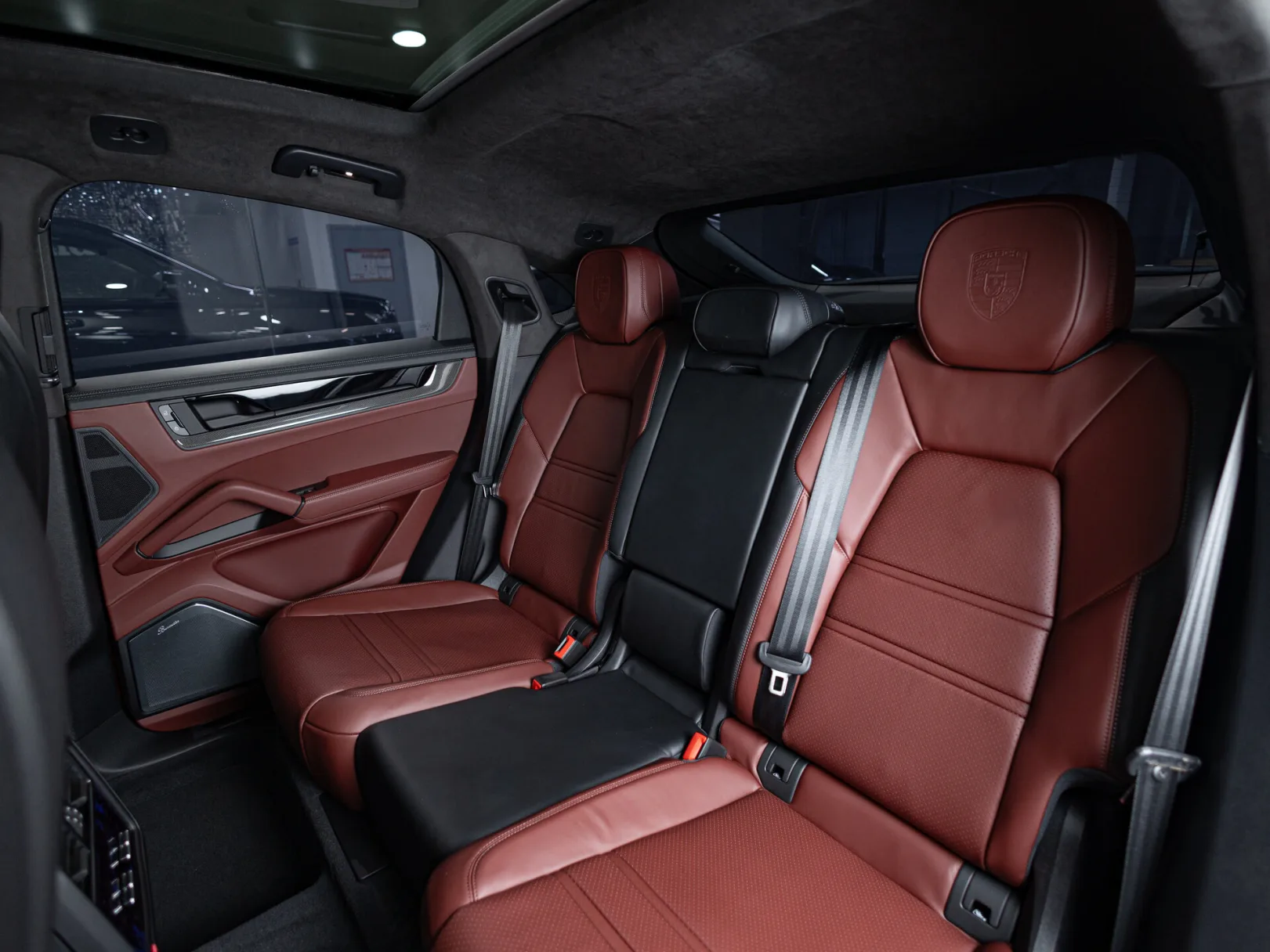Porsche Cayenne GTS Coupé III Рестайлинг, 2024 — экстерьер, фото 29