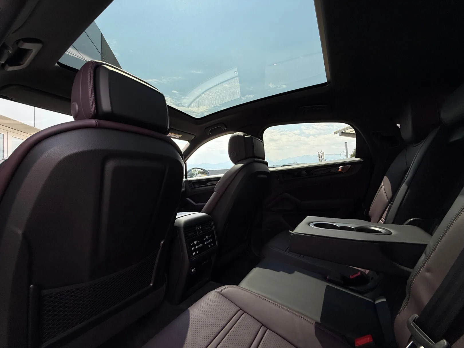 Porsche Cayenne E-Hybrid Coupé III Рестайлинг, 2026 — экстерьер, фото 26