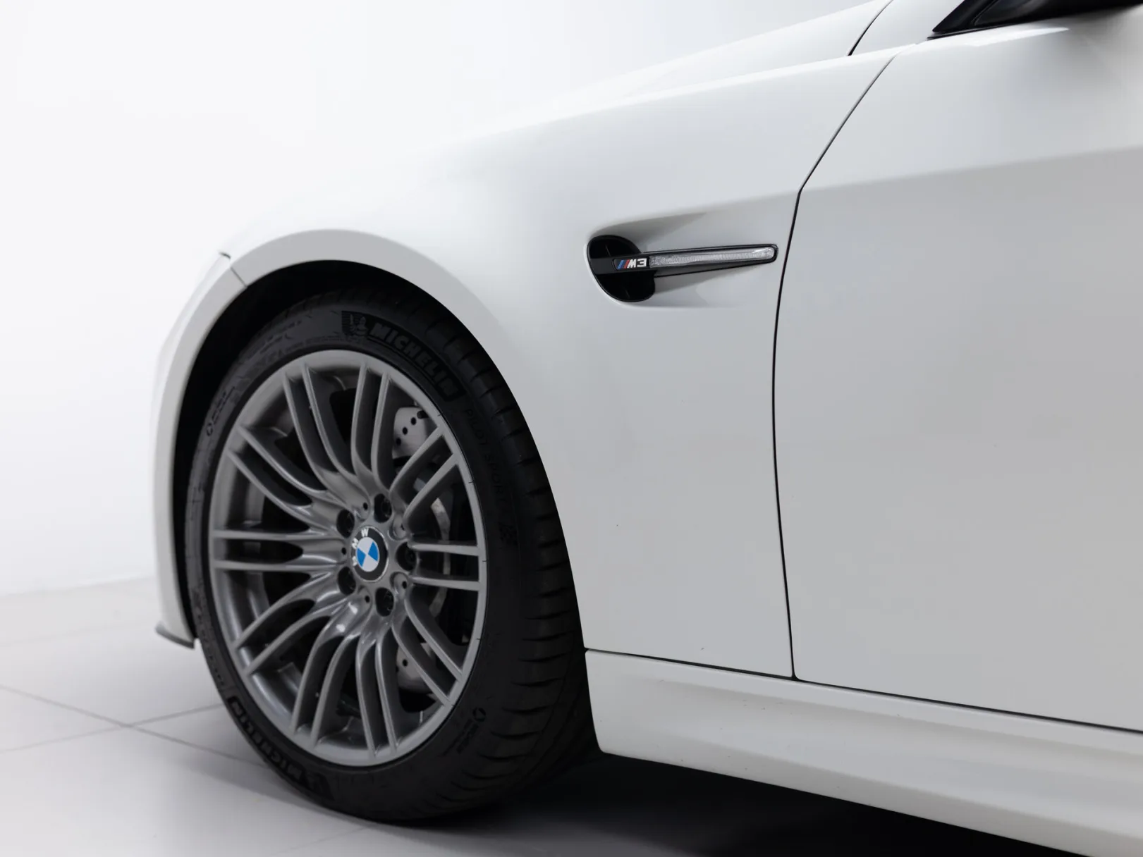 BMW M3 IV (E90), 2013 — экстерьер, фото 39