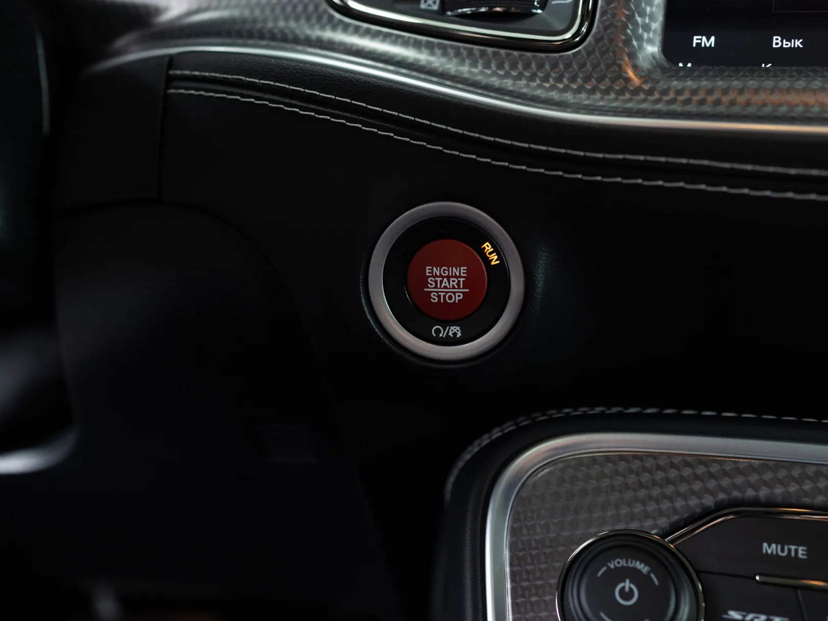 Dodge Challenger III Рестайлинг 2, 2022 — экстерьер, фото 18
