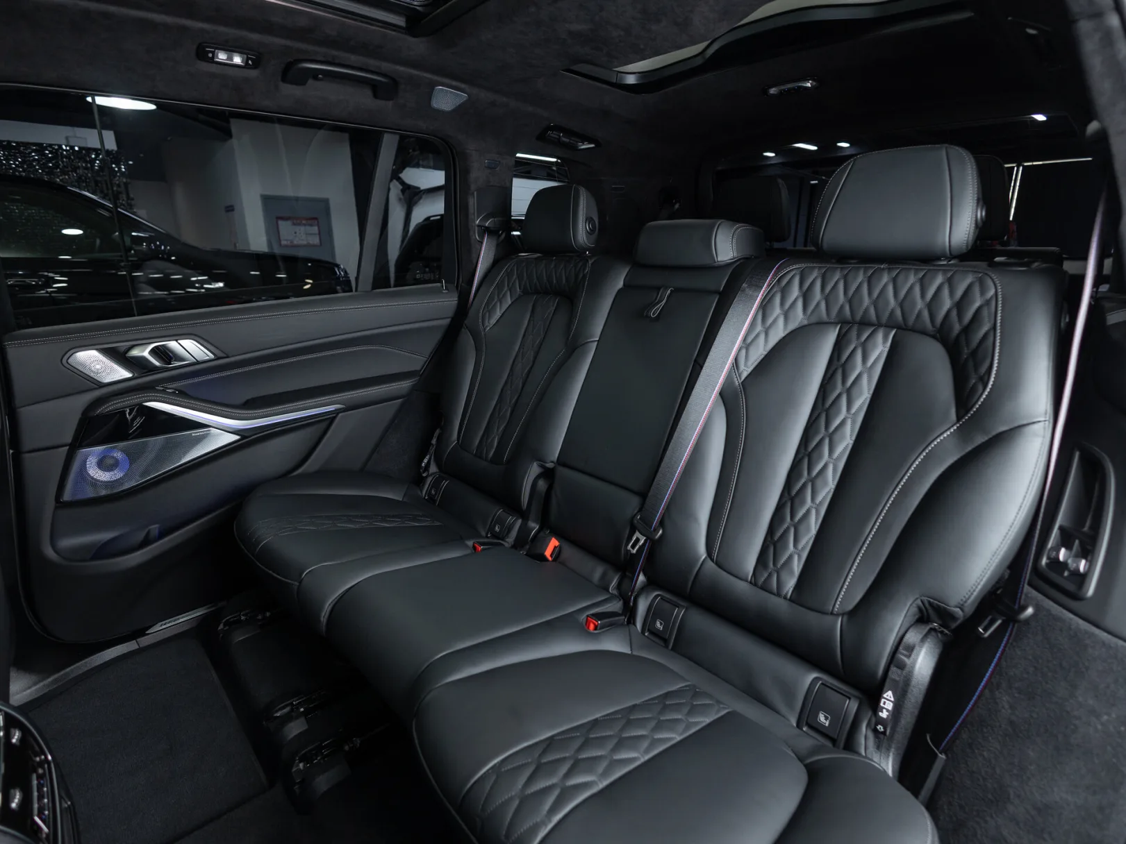 BMW X7 xDrive40d M Sport Pro I (G07) Рестайлинг, 2025 — экстерьер, фото 30