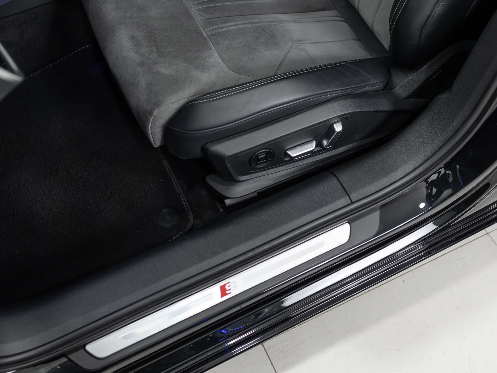 Audi A6 45 TFSI quattro S tronic V (C8) Рестайлинг, 2023 — экстерьер, фото 12