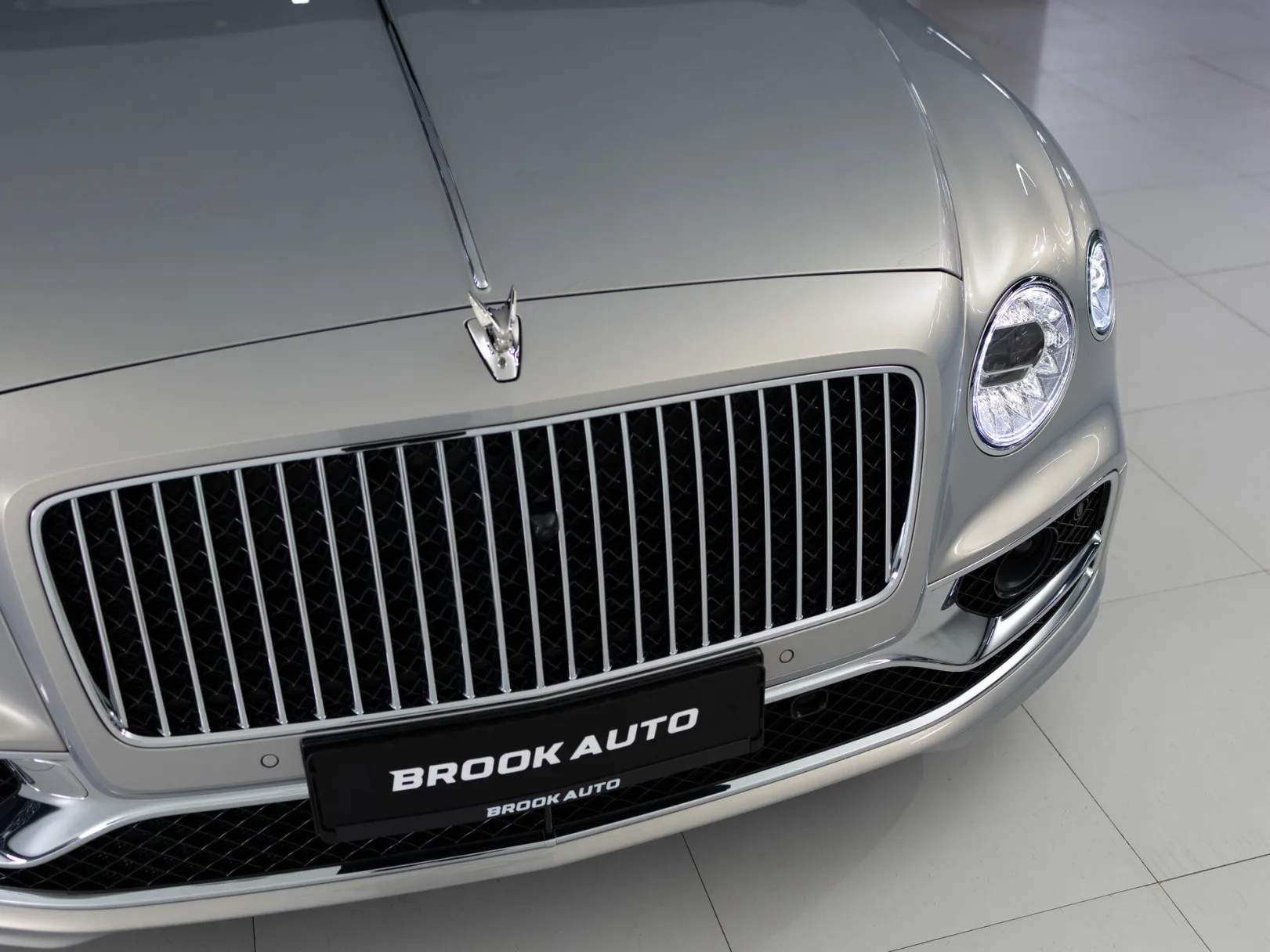 Bentley Flying Spur Individual III, 2022 — экстерьер, фото 35