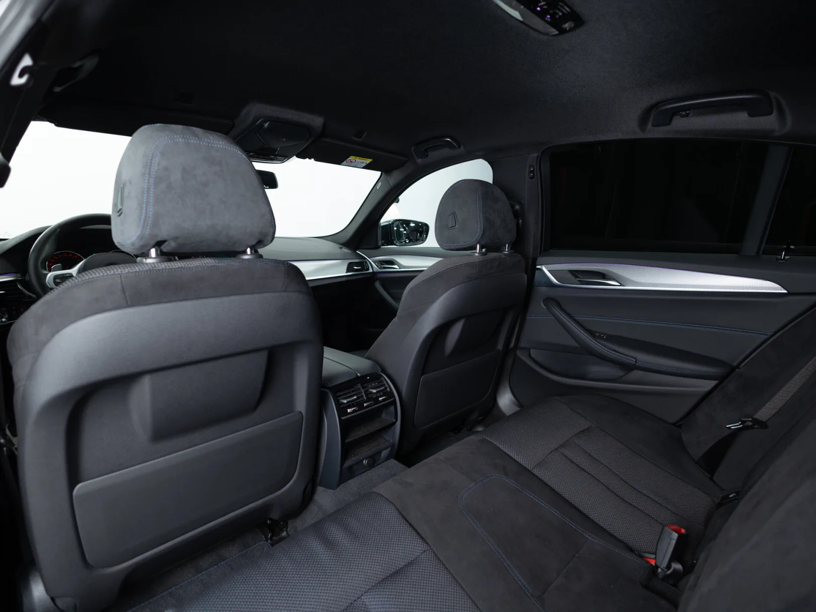 BMW 5 серии 520d xDrive M Sport VII (G30/G31/G38), 2019 — экстерьер, фото 20