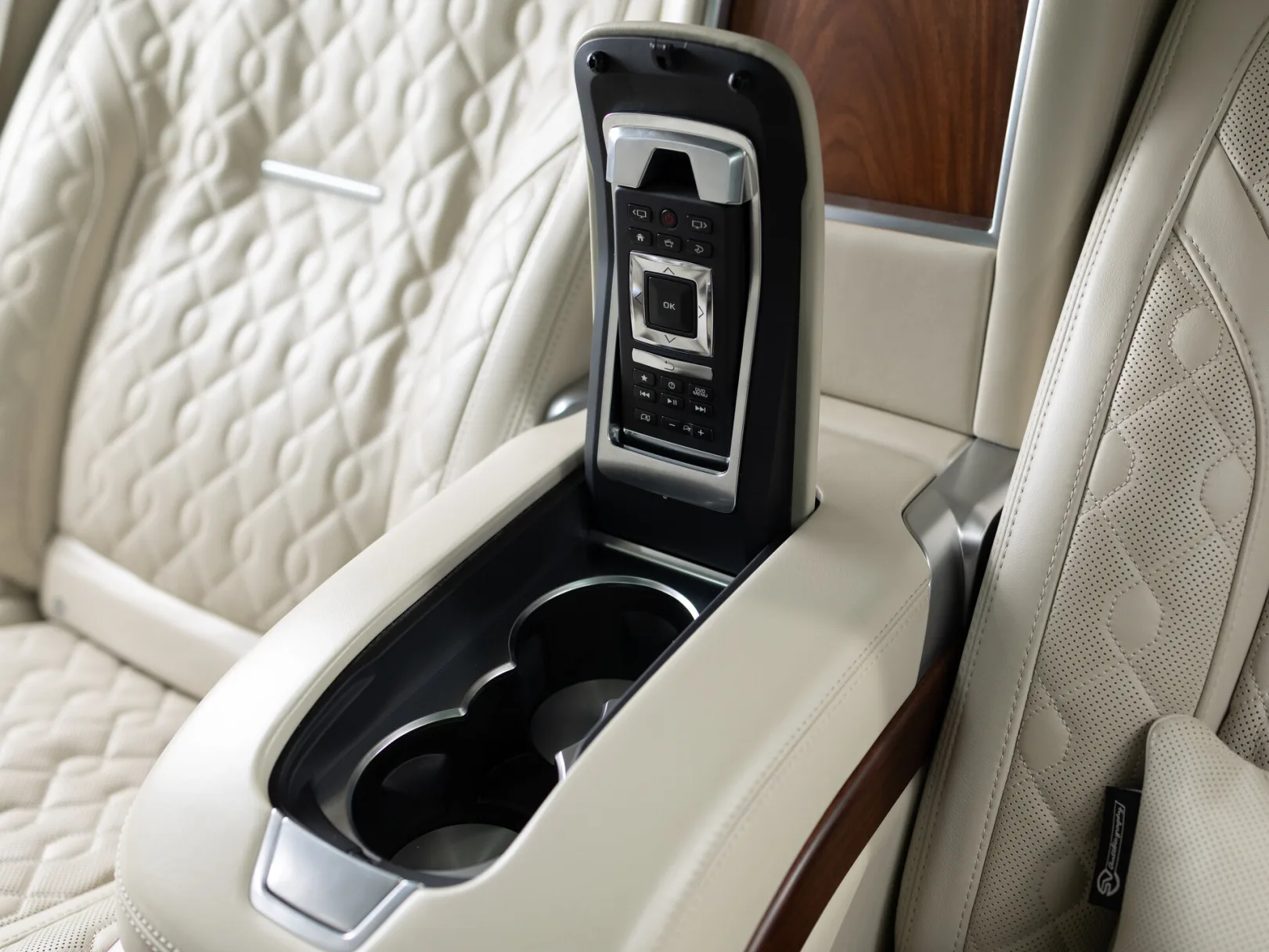 Land Rover Range Rover SVAutobiography IV Рестайлинг, 2020 — экстерьер, фото 19