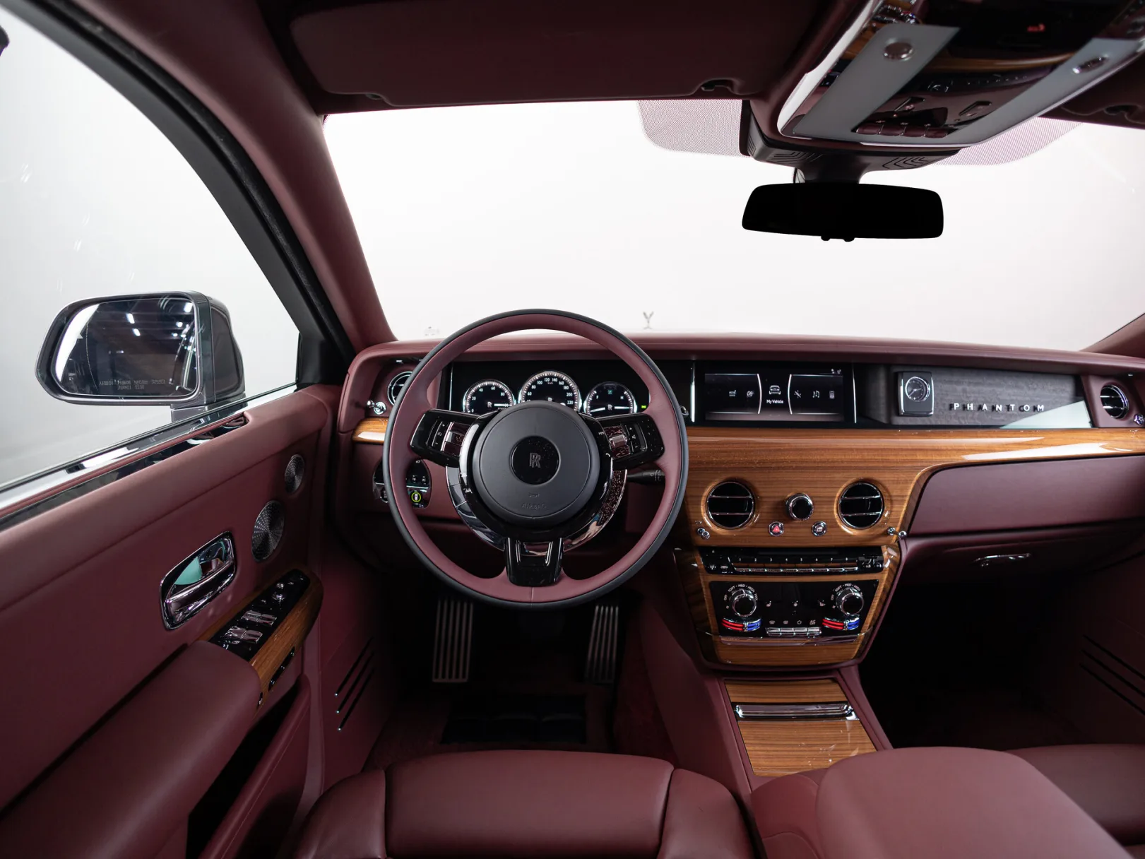 Rolls-Royce Phantom Individual VIII Рестайлинг (Series II), 2024 — экстерьер, фото 30
