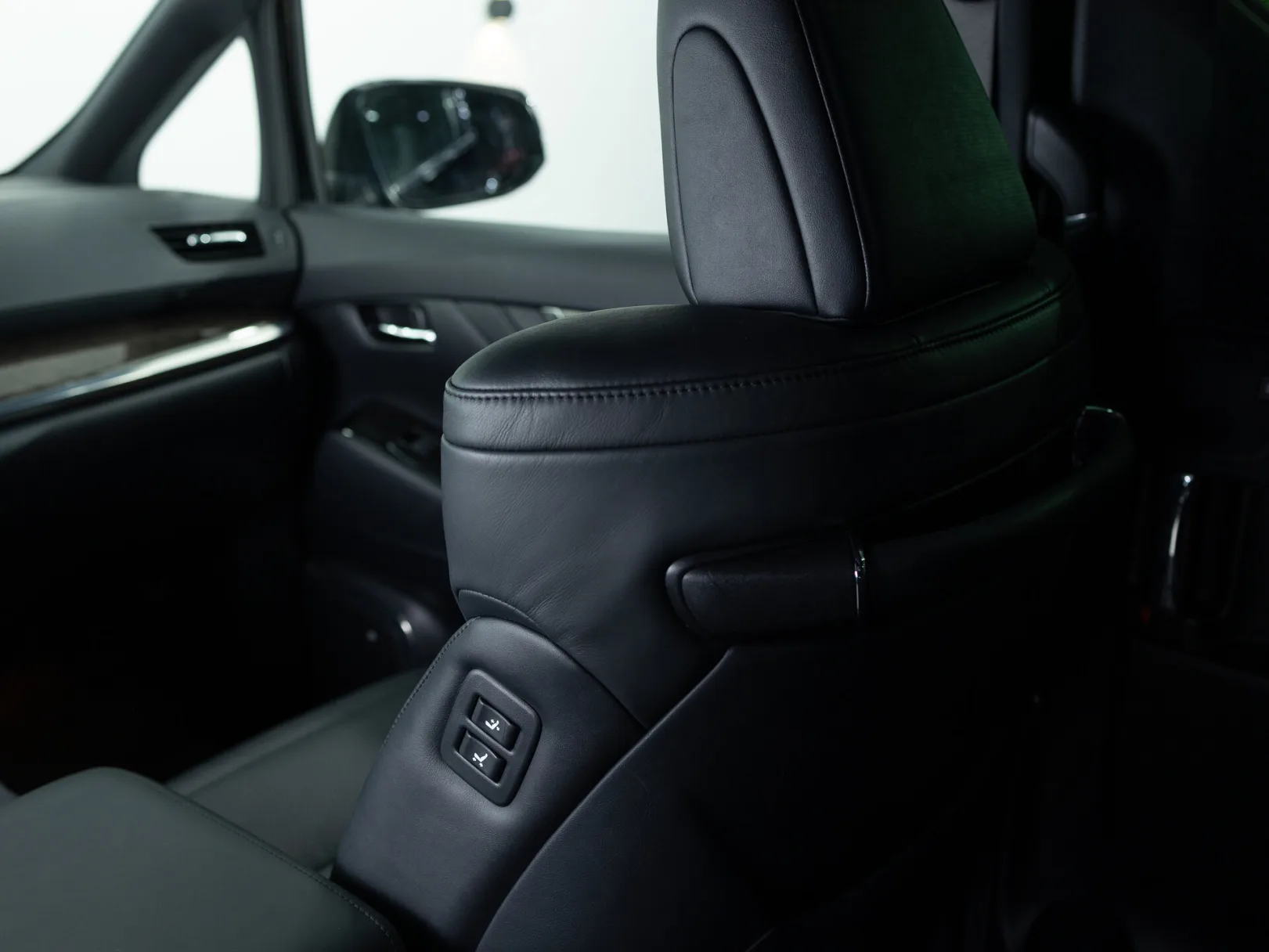 Toyota Alphard Executive Lounge III Рестайлинг, 2021 — экстерьер, фото 11