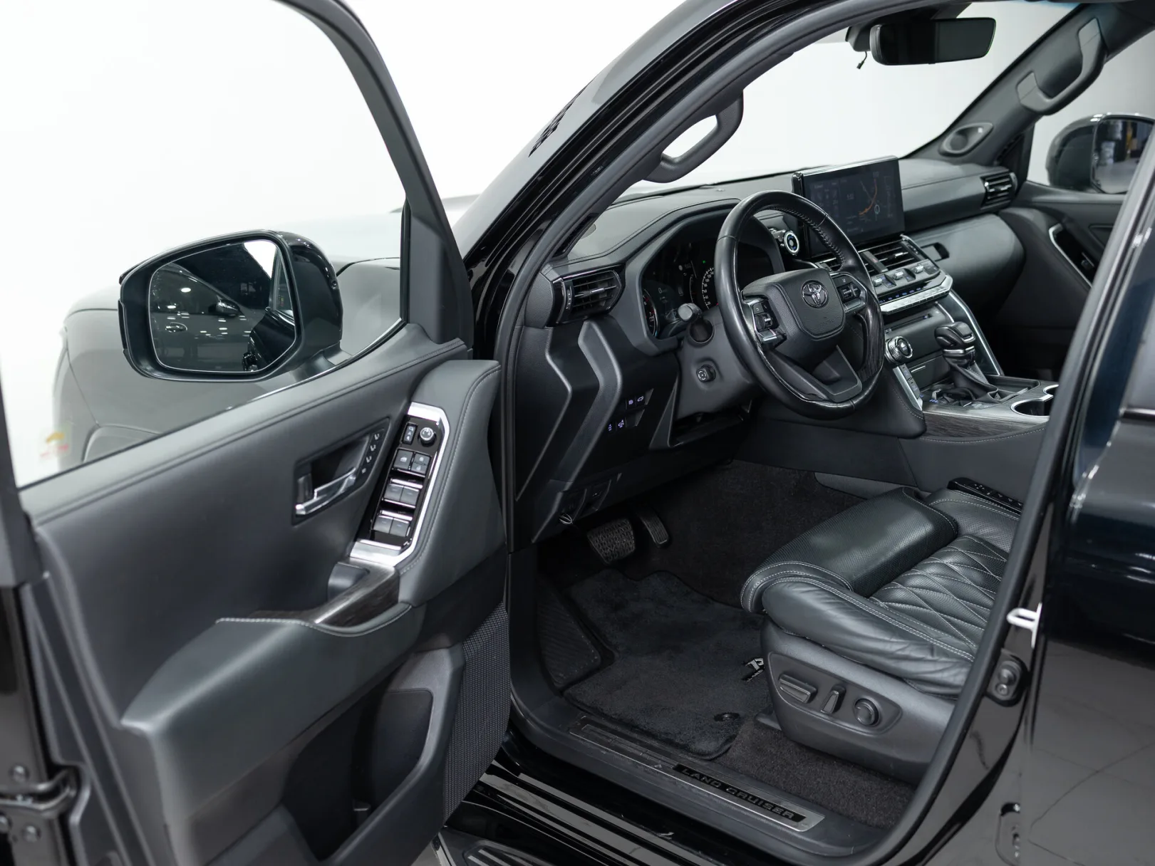 Toyota Land Cruiser 70th Anniversary 300 Series, 2021 — экстерьер, фото 7