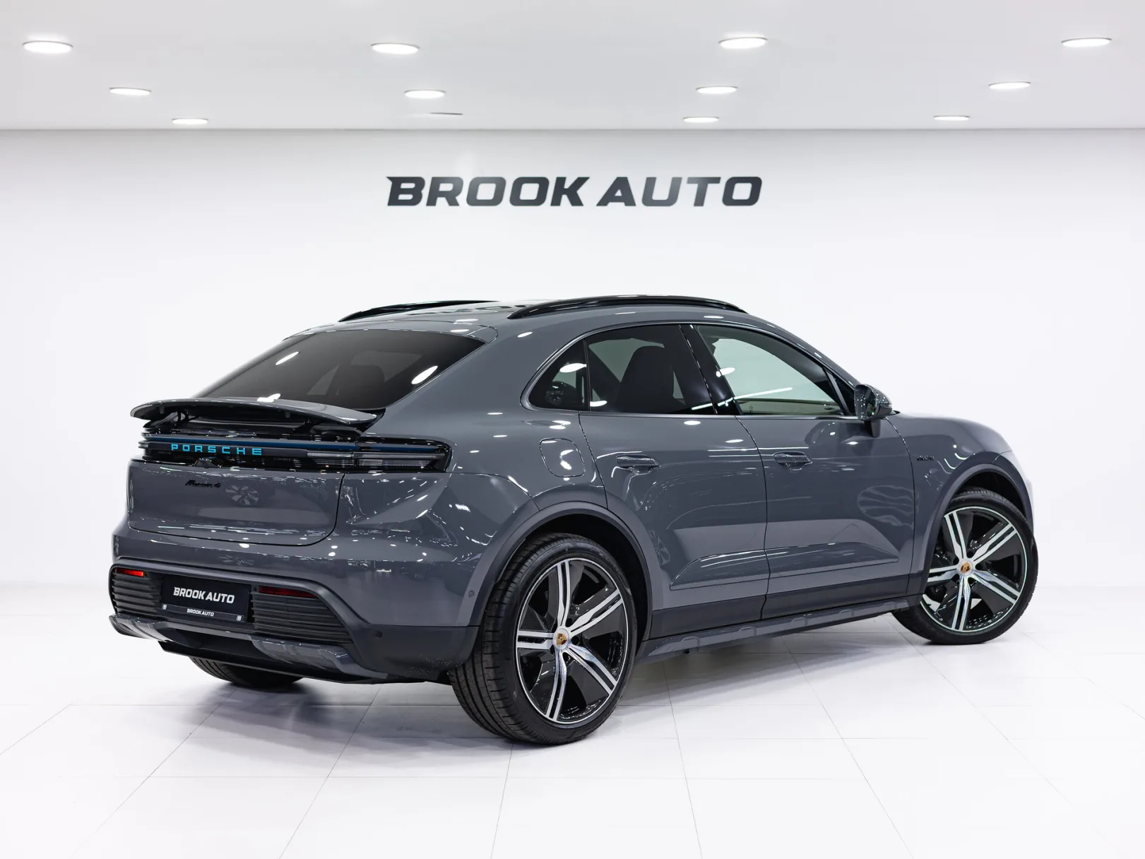 Porsche Macan 4 Electric II, 2025 — экстерьер, фото 4