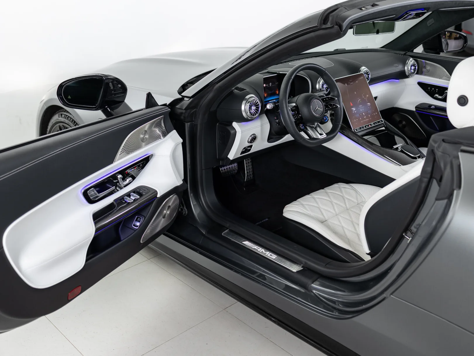 Mercedes-Benz SL-Класс AMG SL 63 4MATIC+ IV (R232), 2023 — экстерьер, фото 12