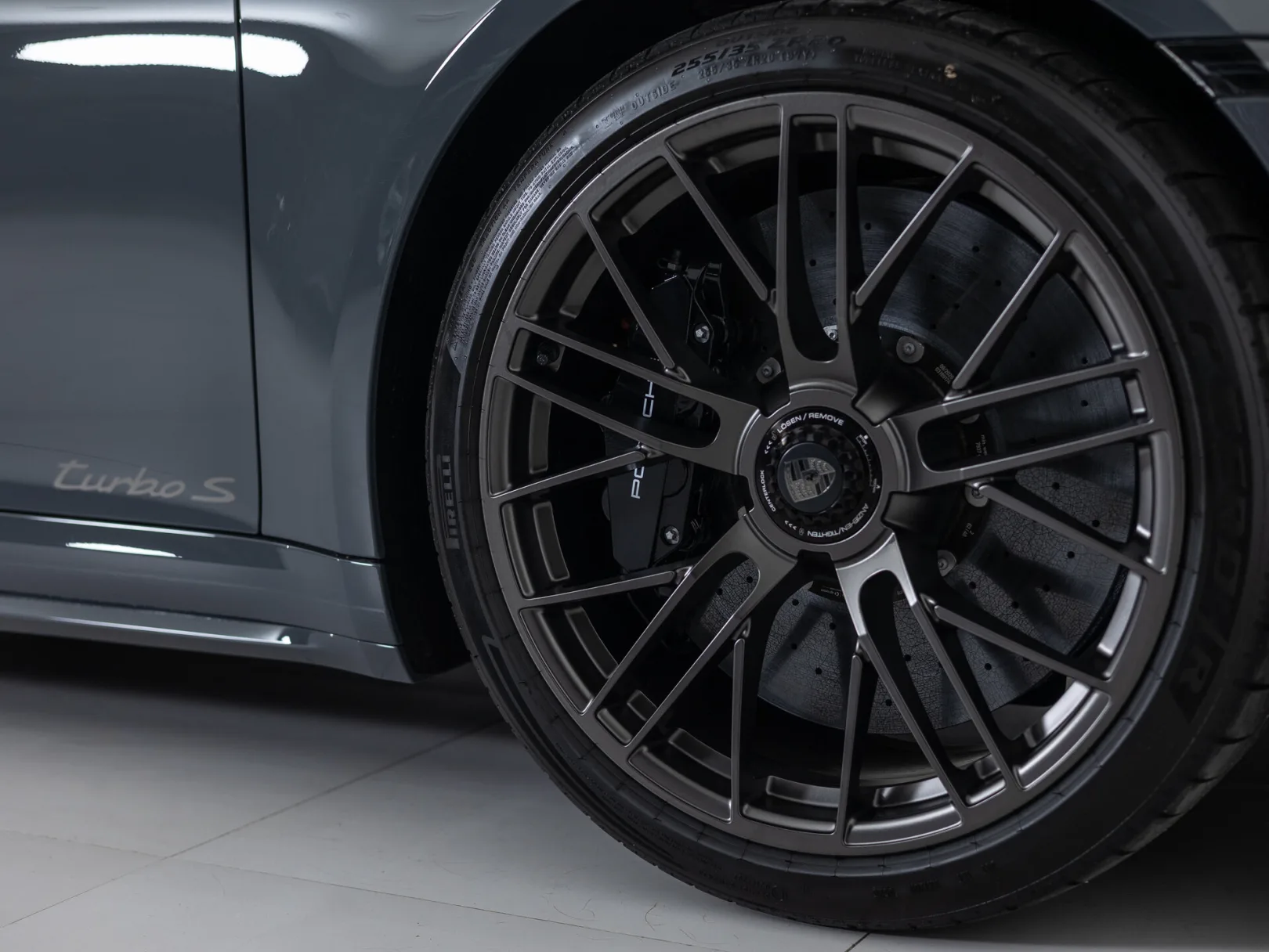 Porsche 911 Turbo S VIII (992) Рестайлинг, 2026 — экстерьер, фото 38