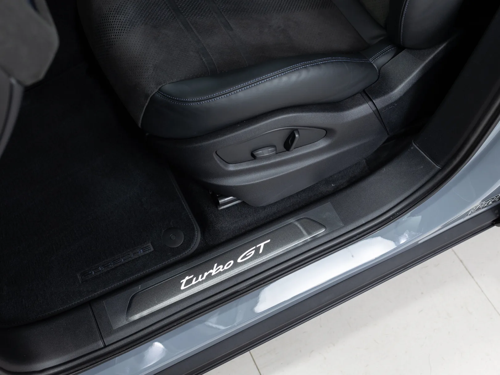 Porsche Cayenne Turbo GT III Рестайлинг, 2026 — экстерьер, фото 13