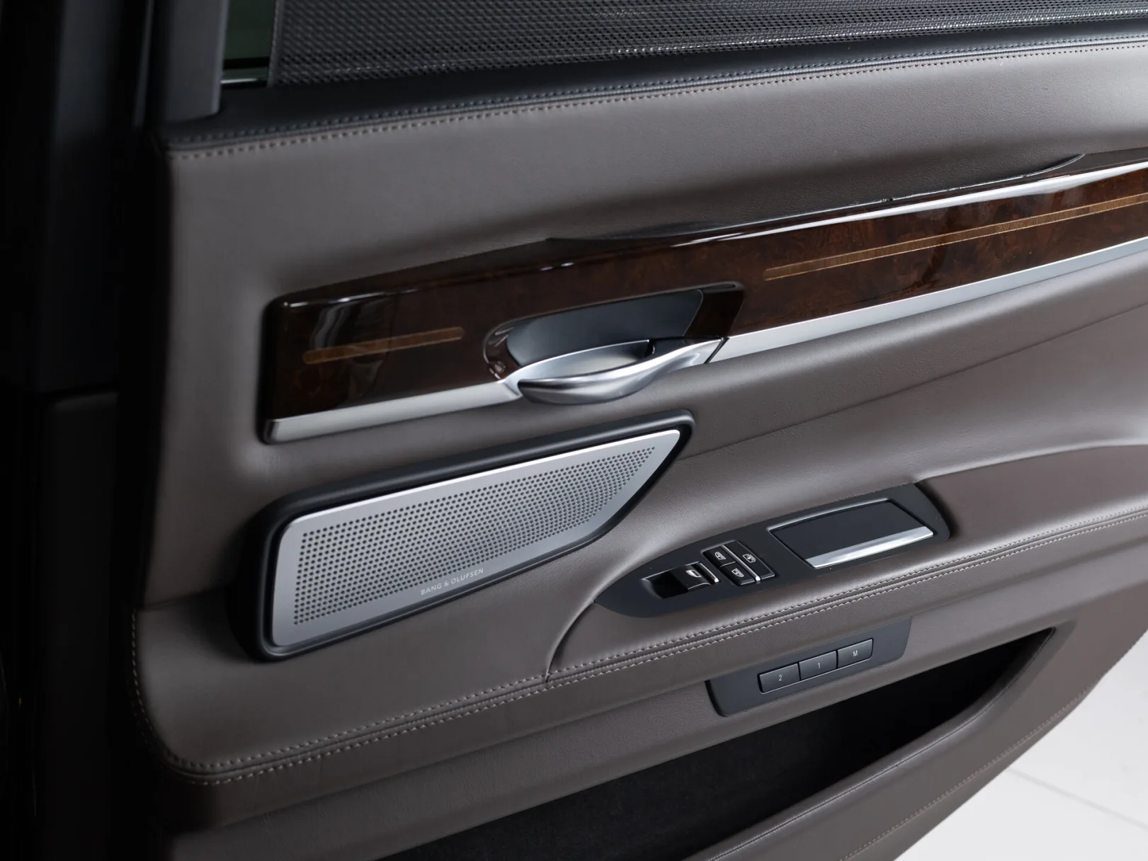 BMW 7 серии 760Li V (F01/F02/F04) Рестайлинг, 2012 — экстерьер, фото 32