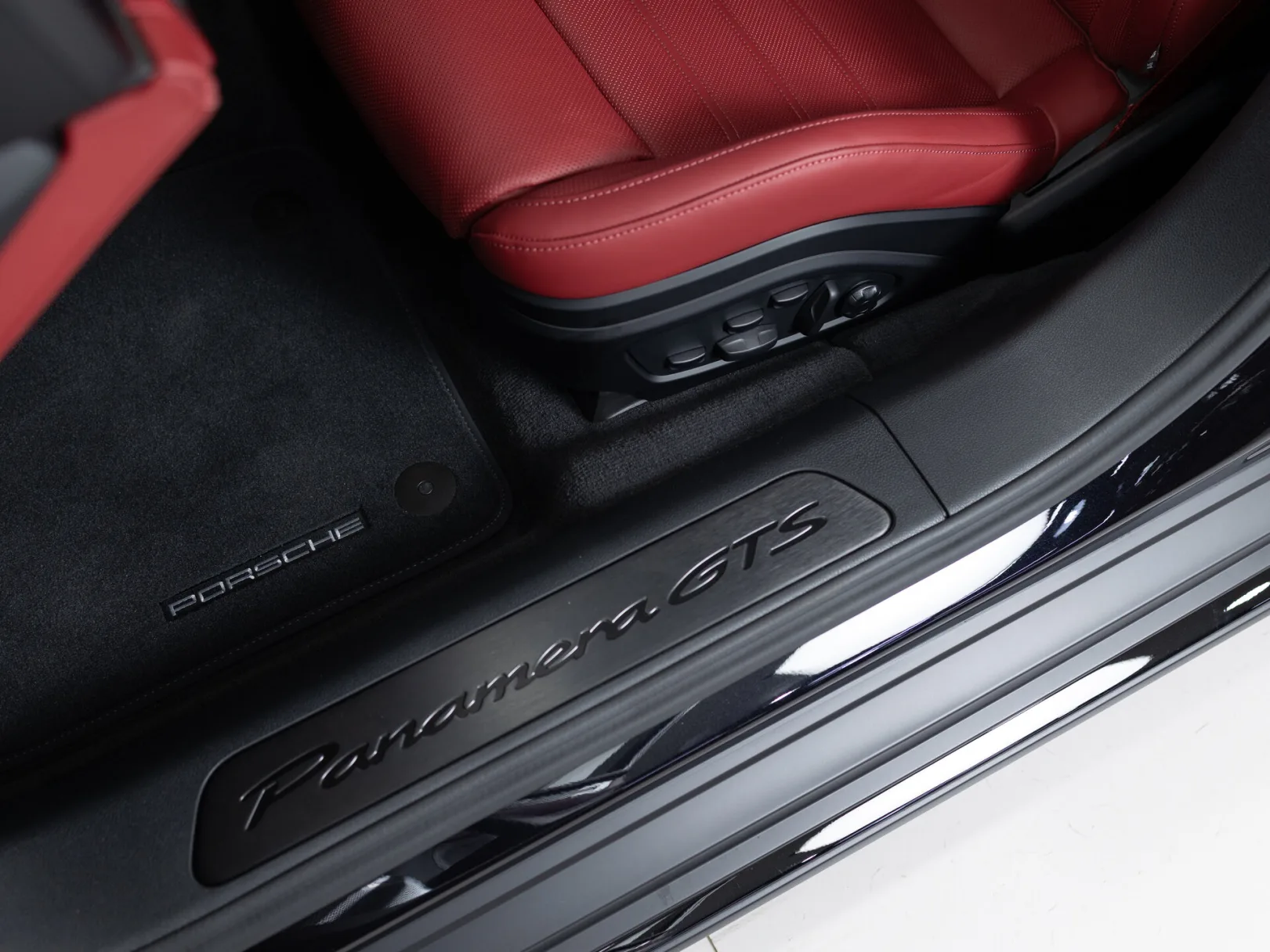 Porsche Panamera GTS III, 2024 — экстерьер, фото 11