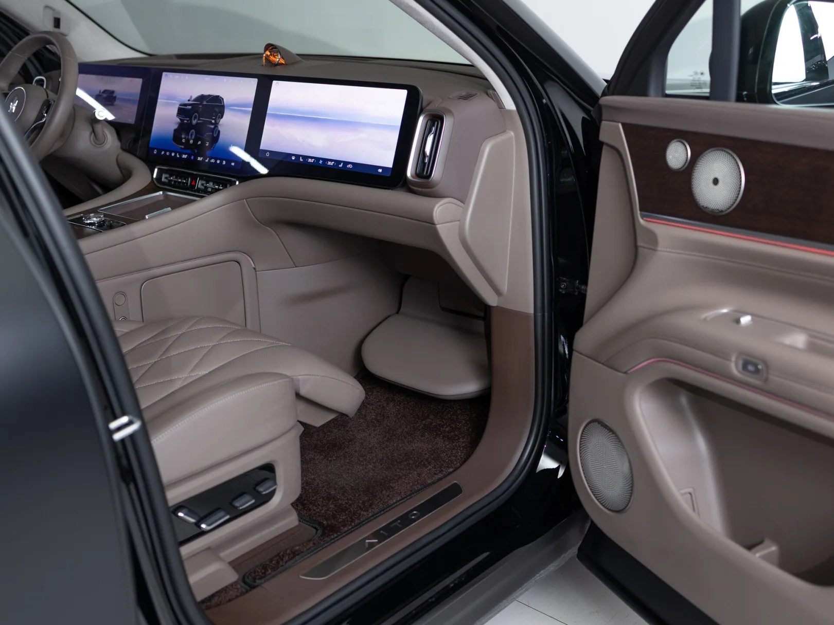 Aito M9 Max Extended Range 6-seater I, 2025 — экстерьер, фото 27