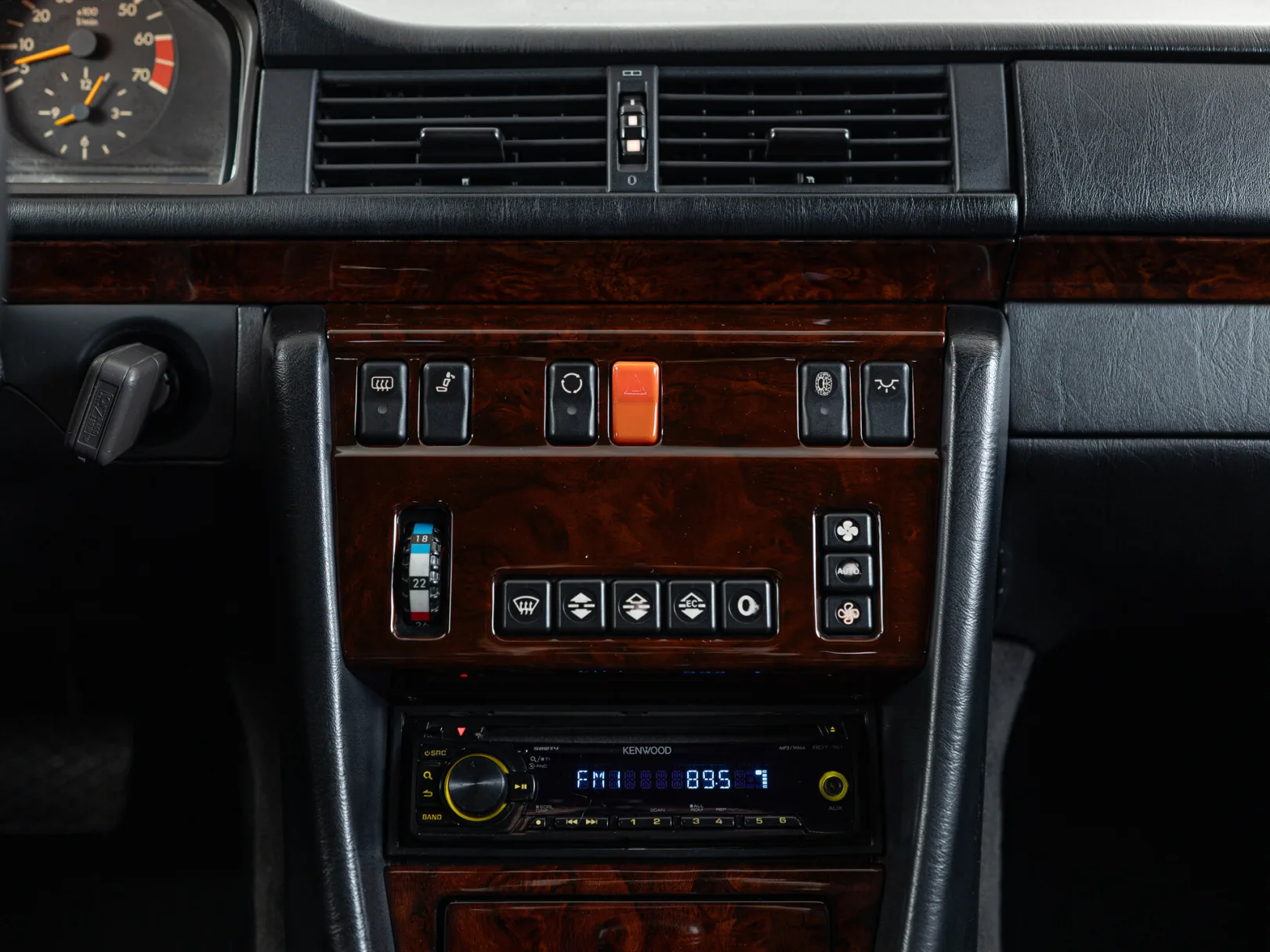 Mercedes-Benz W124 I, 1992 — экстерьер, фото 18
