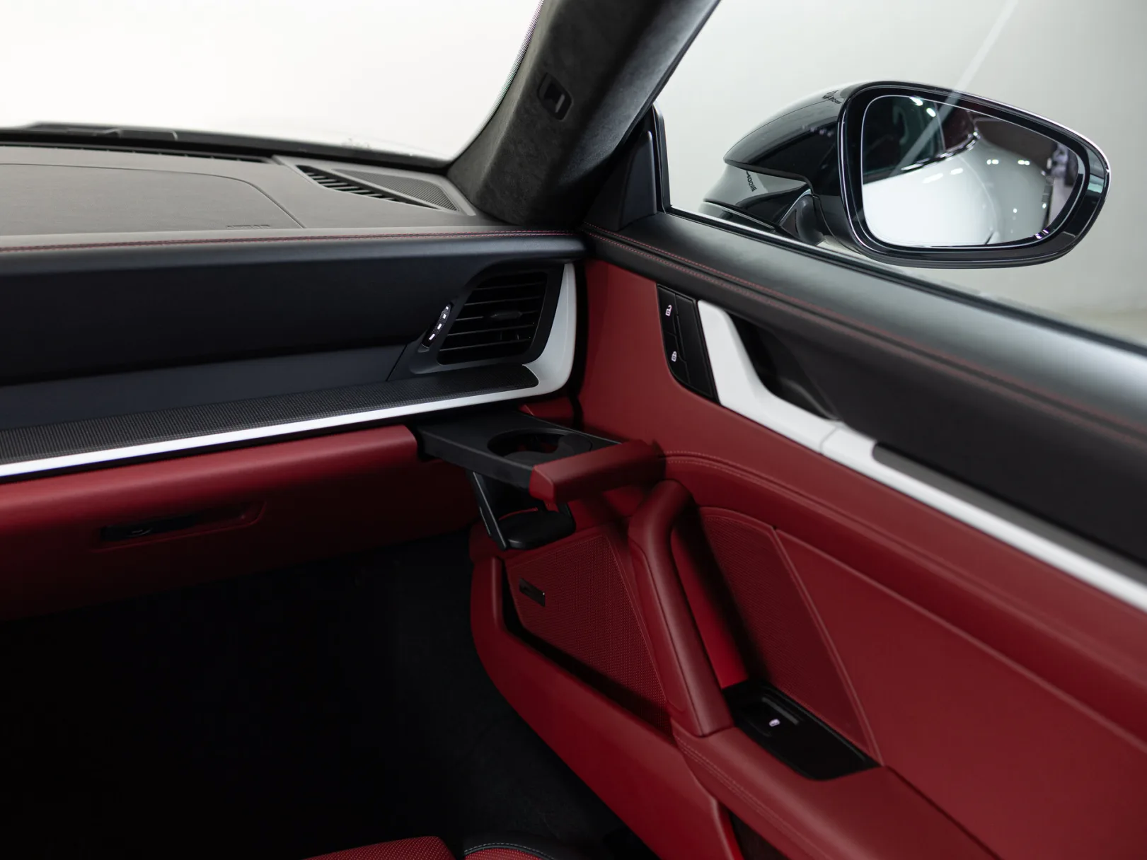 Porsche 911 Carrera 4 GTS VIII (992) Рестайлинг, 2025 — экстерьер, фото 24