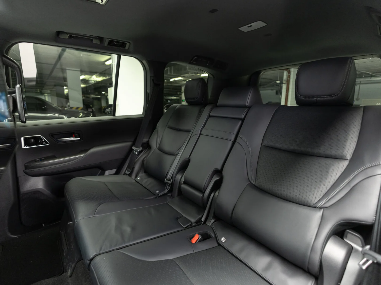 Toyota Land Cruiser Премиум Плюс 300 Series, 2024 — экстерьер, фото 32