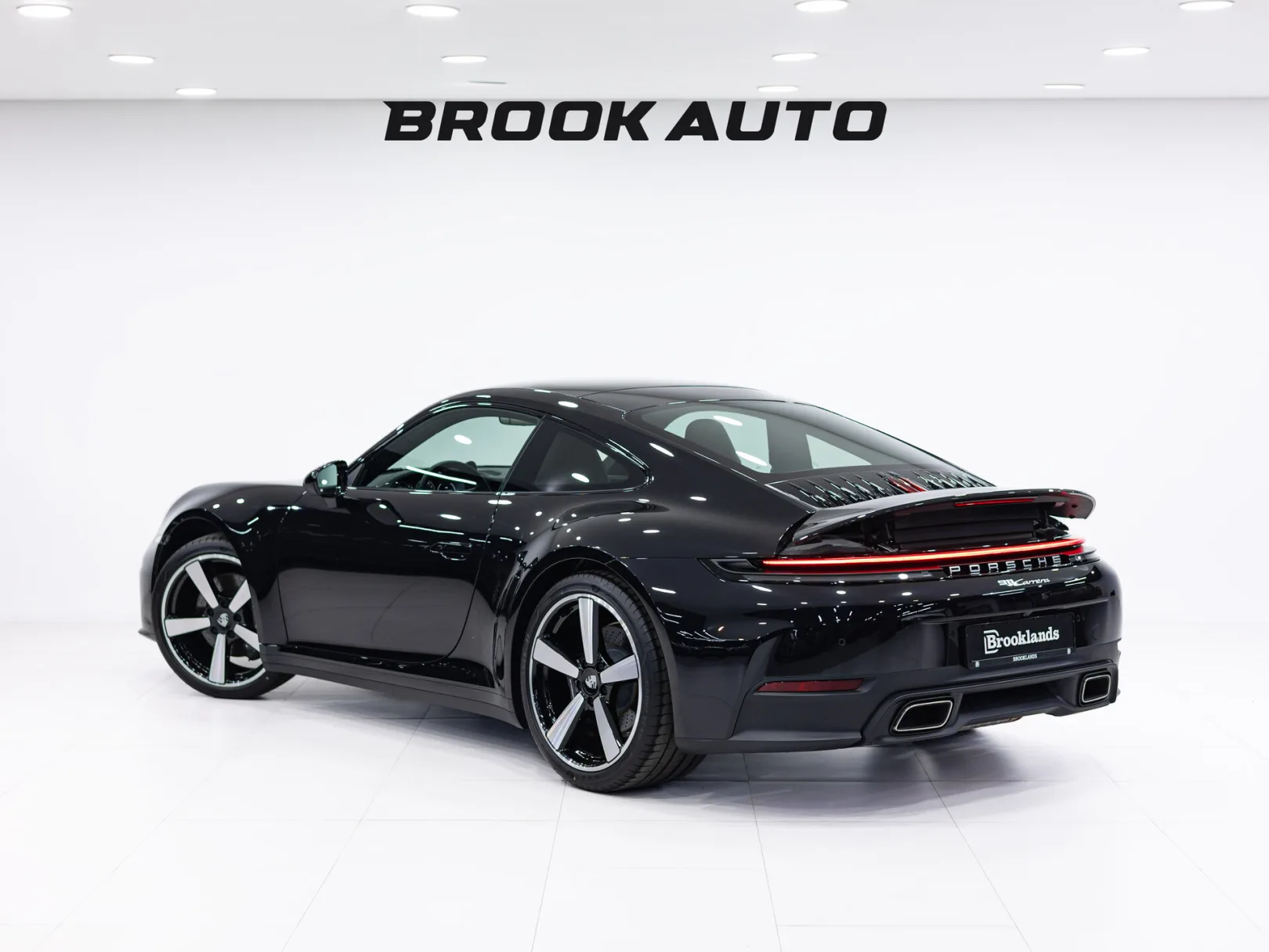 Porsche 911 Carrera VIII (992) Рестайлинг, 2025 — экстерьер, фото 6