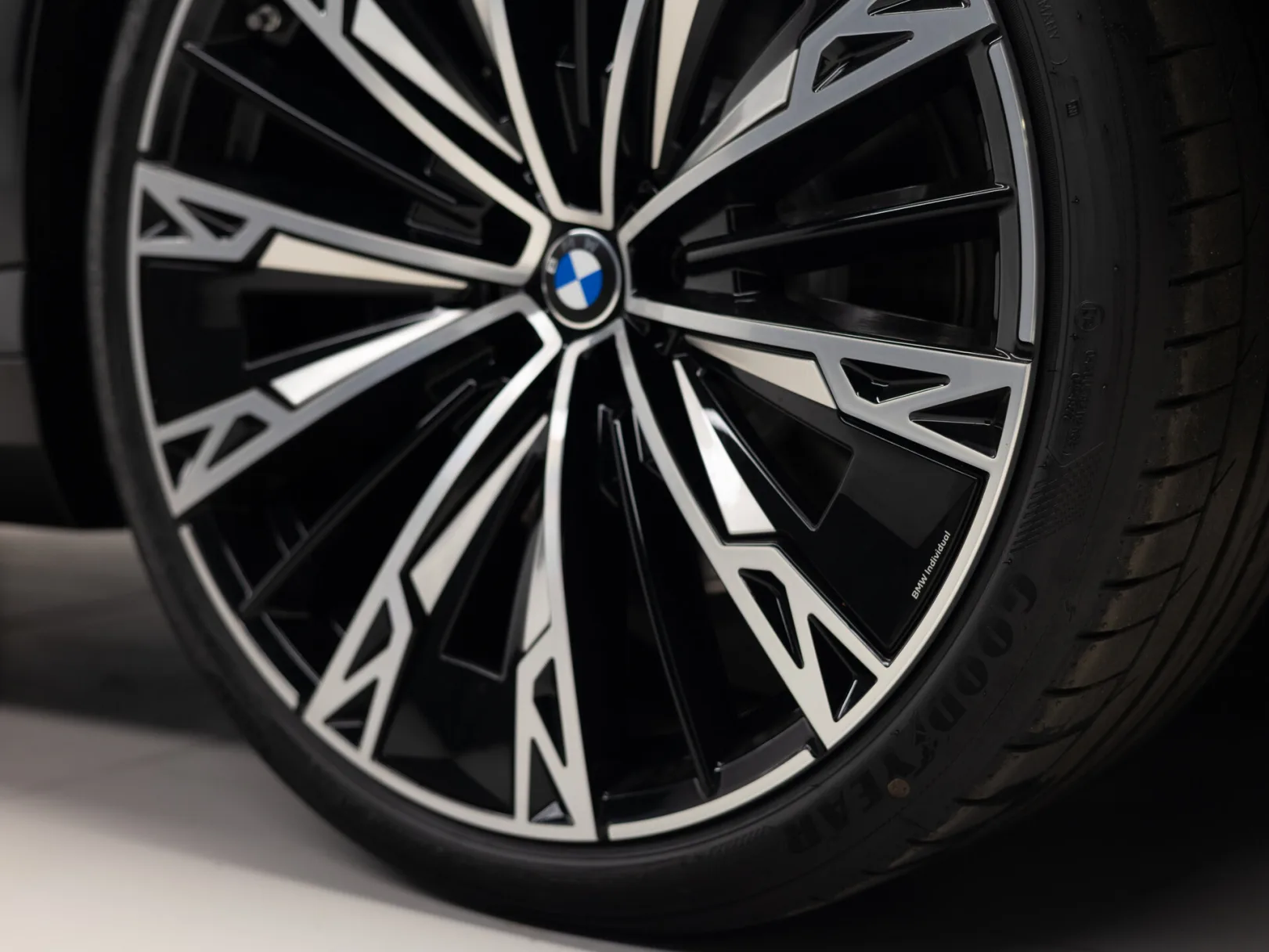 BMW 7 серии 740 xDrive VII (G70) Рестайлинг, 2026 — экстерьер, фото 39