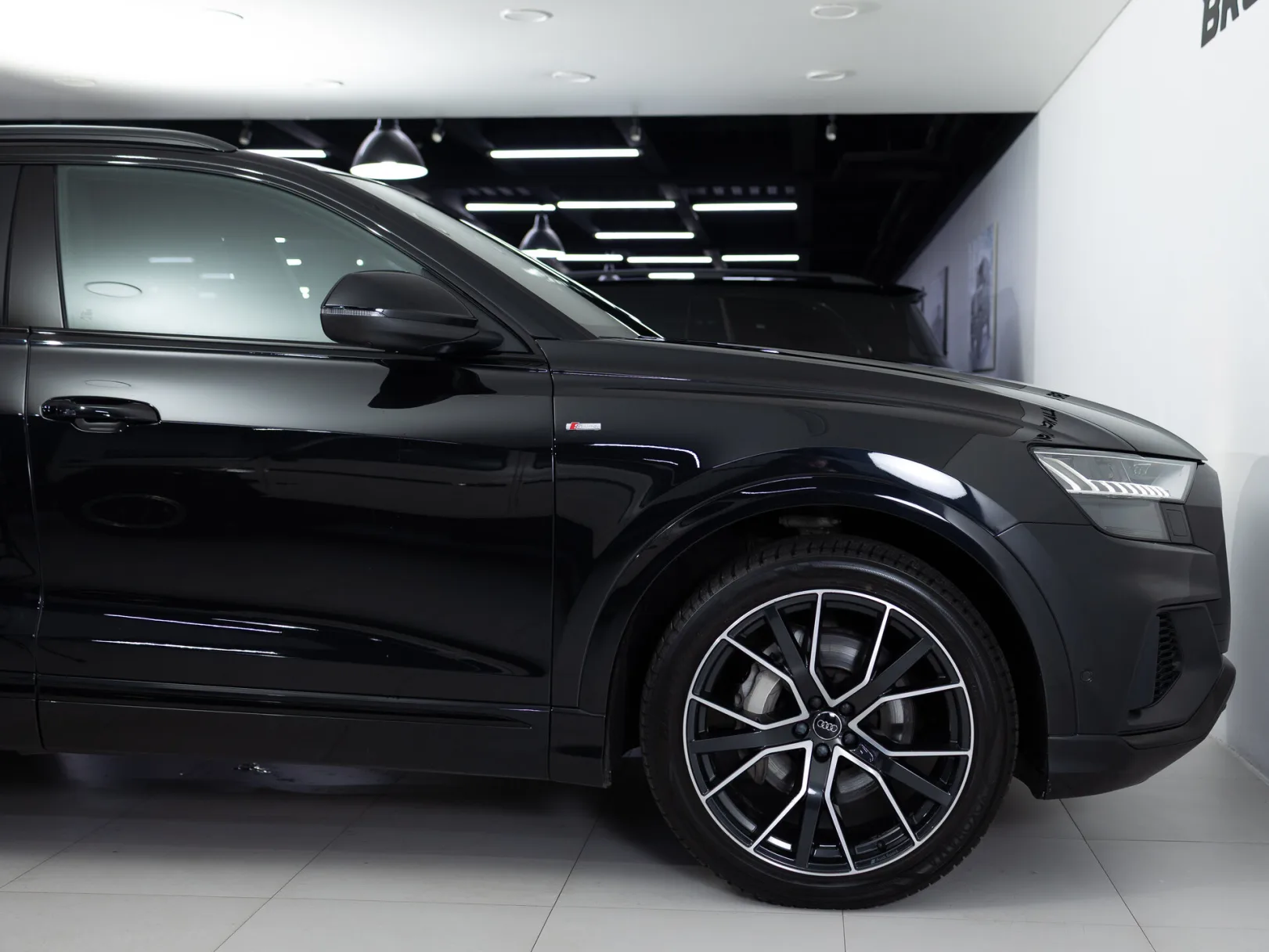 Audi Q8 Sport 55 TFSI I (4M), 2020 — экстерьер, фото 32