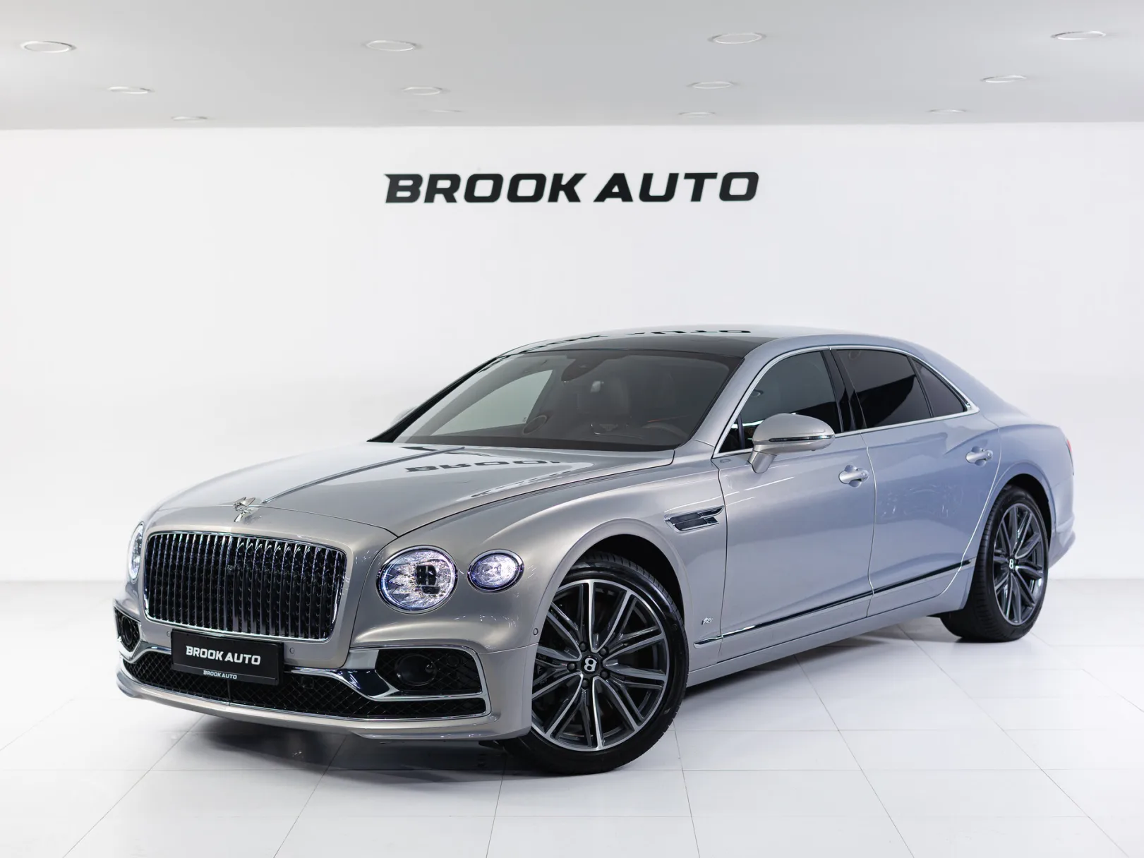 Bentley Flying Spur Individual III, 2022 — экстерьер, фото 1