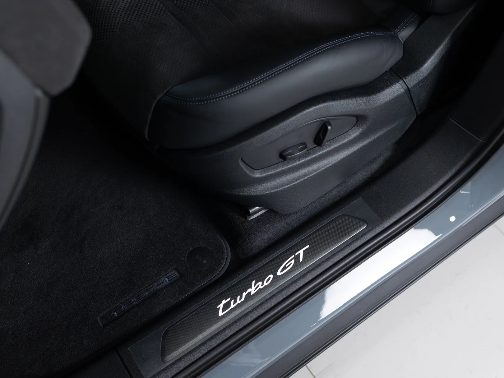 Porsche Cayenne Turbo GT III Рестайлинг, 2024 — экстерьер, фото 9