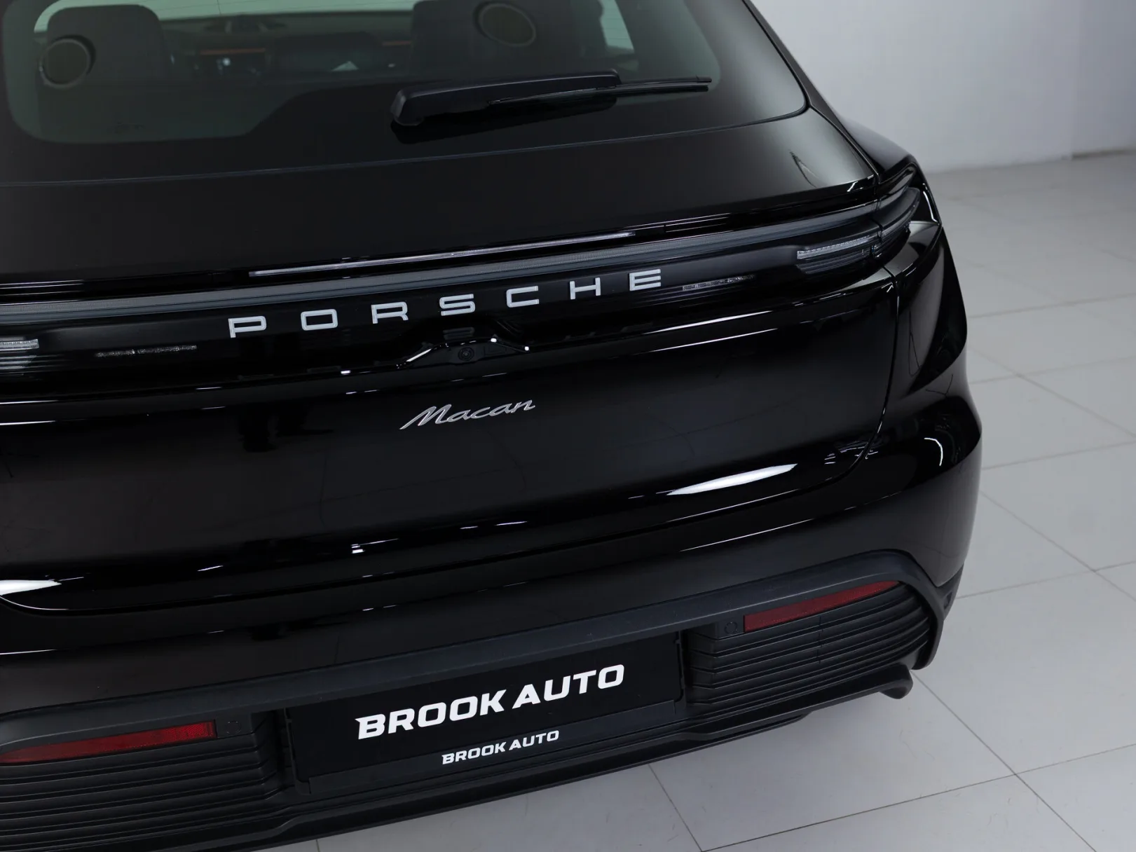 Porsche Macan Electric II, 2025 — экстерьер, фото 32