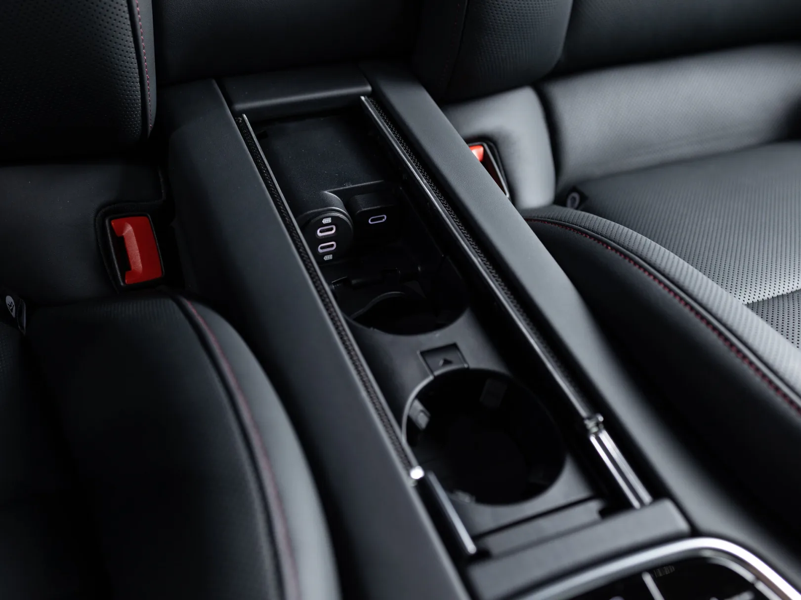 Porsche Panamera GTS II Рестайлинг, 2022 — экстерьер, фото 30