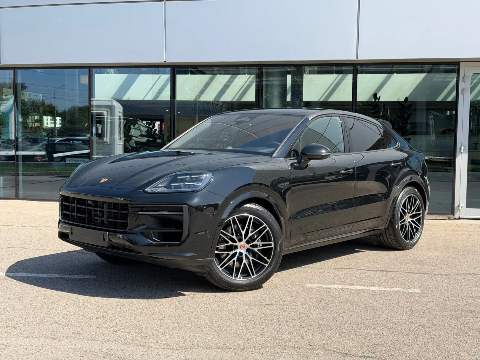 Porsche Cayenne E-Hybrid Coupé III Рестайлинг, 2026 — экстерьер, фото 1