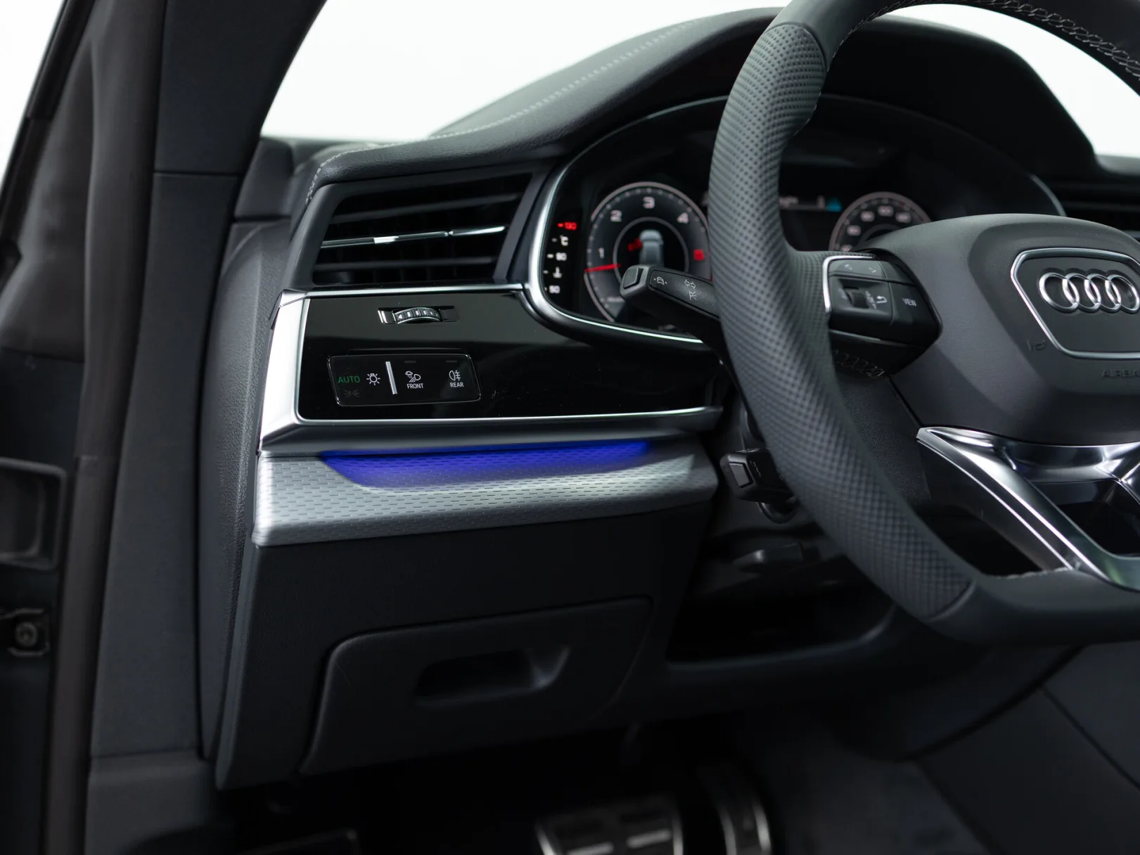 Audi Q8 50 TDI I (4M) Рестайлинг, 2025 — экстерьер, фото 13