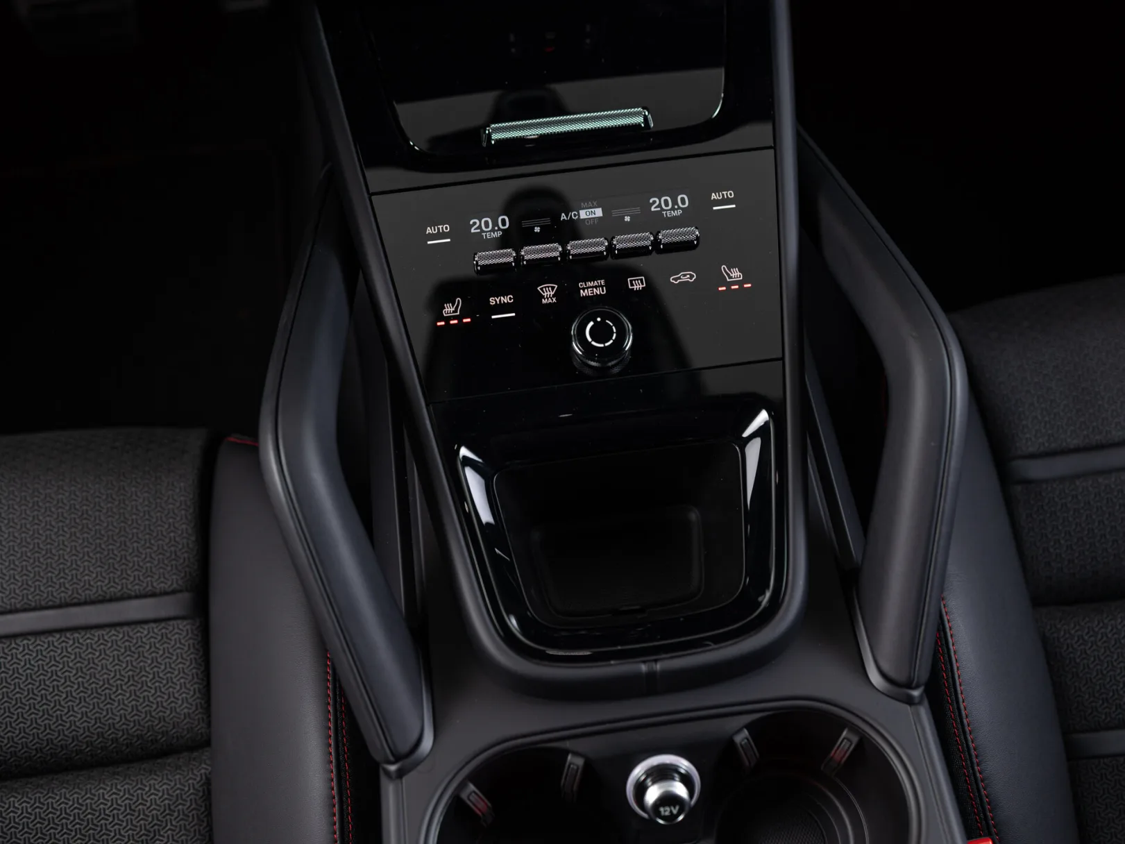 Porsche Cayenne GTS Coupé III Рестайлинг, 2025 — экстерьер, фото 19