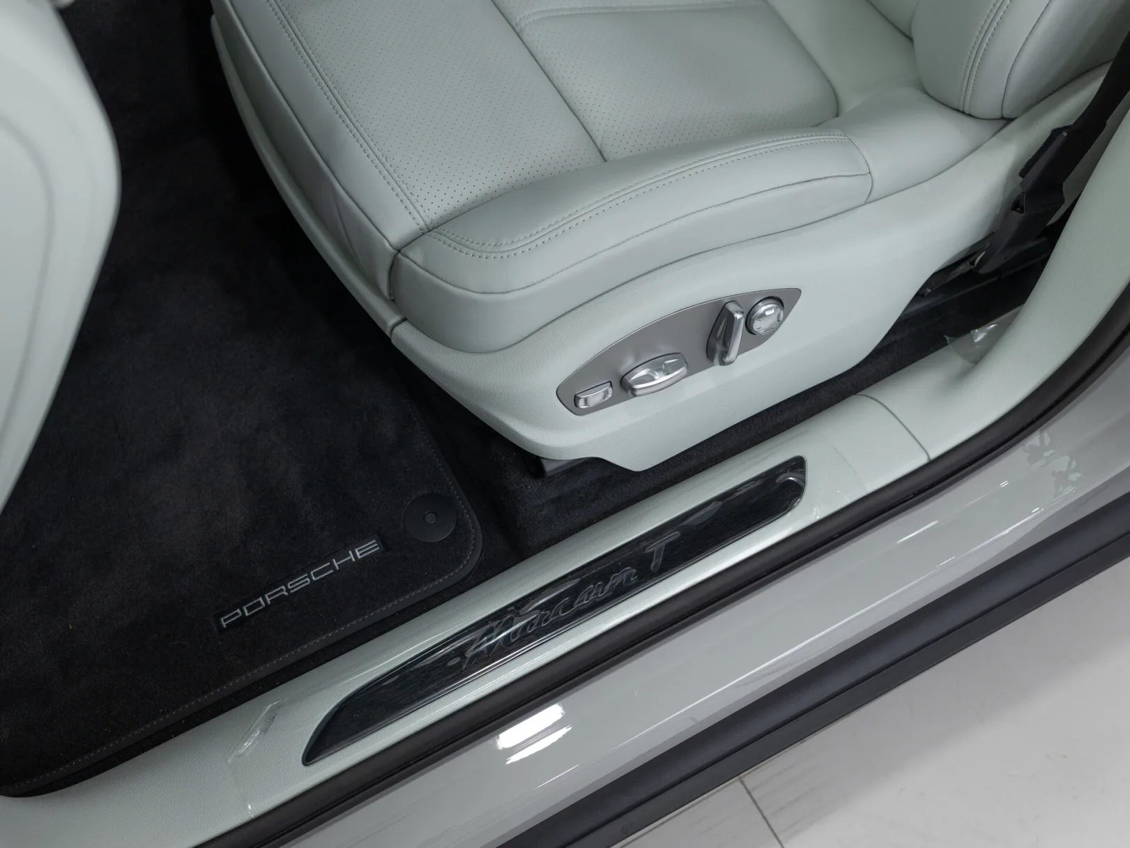 Porsche Macan T I Рестайлинг 2, 2025 — экстерьер, фото 12