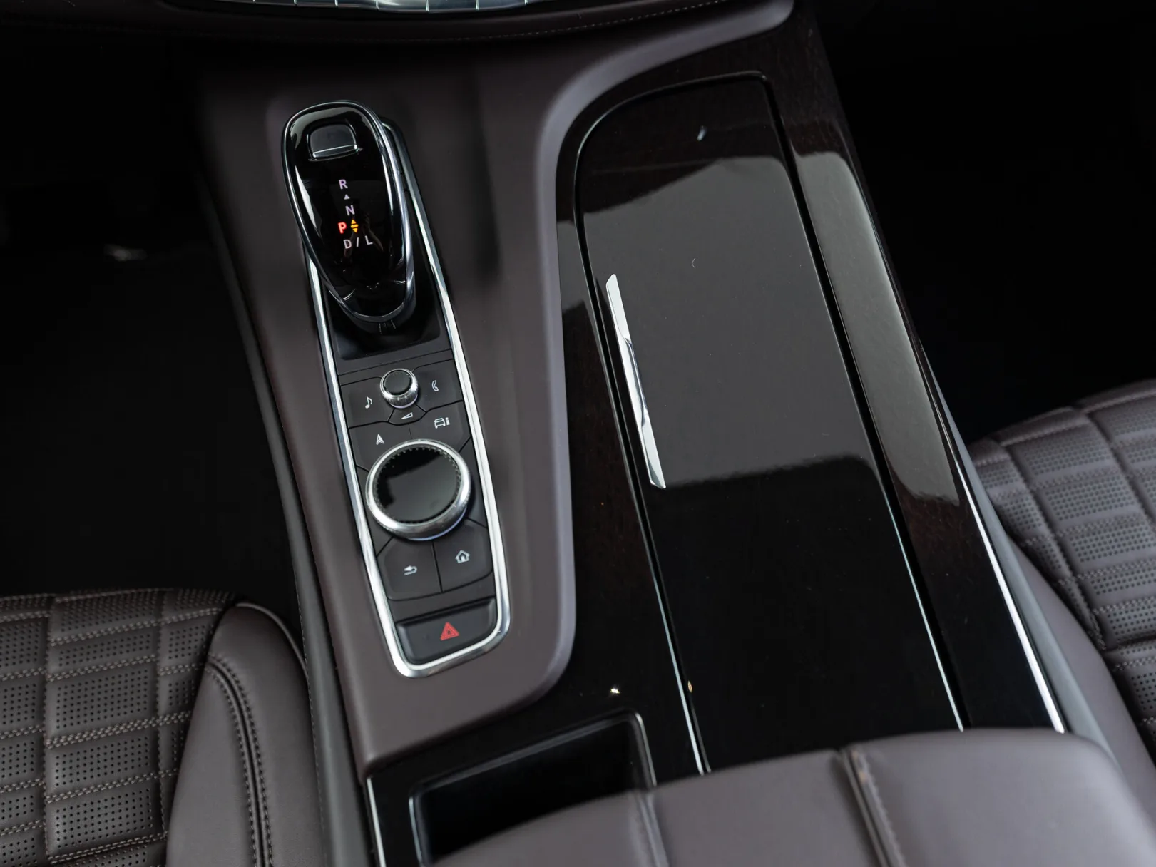 Cadillac Escalade Premium Luxury Platinum V, 2023 — экстерьер, фото 22