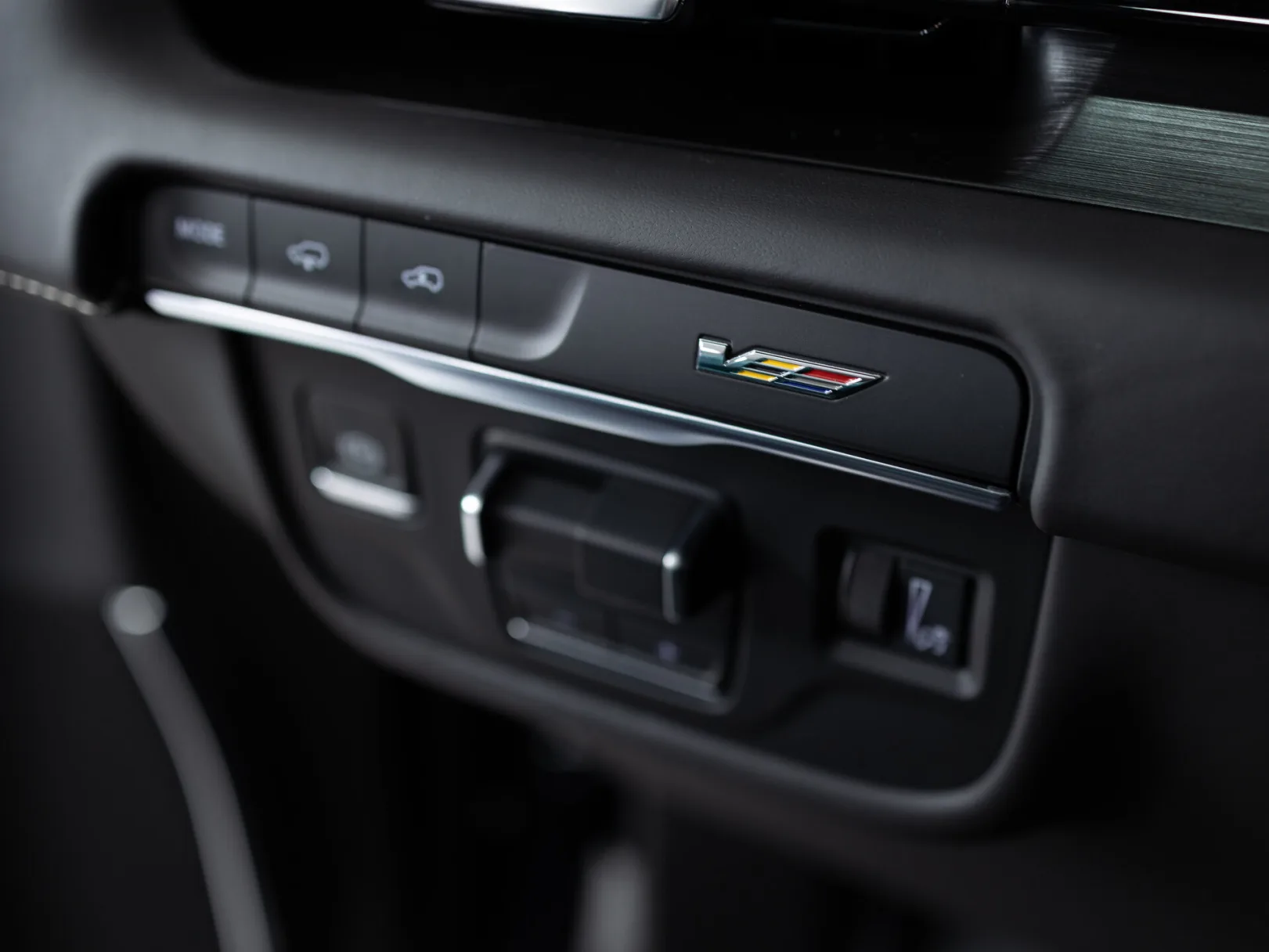 Cadillac Escalade-V V-series I, 2024 — экстерьер, фото 15