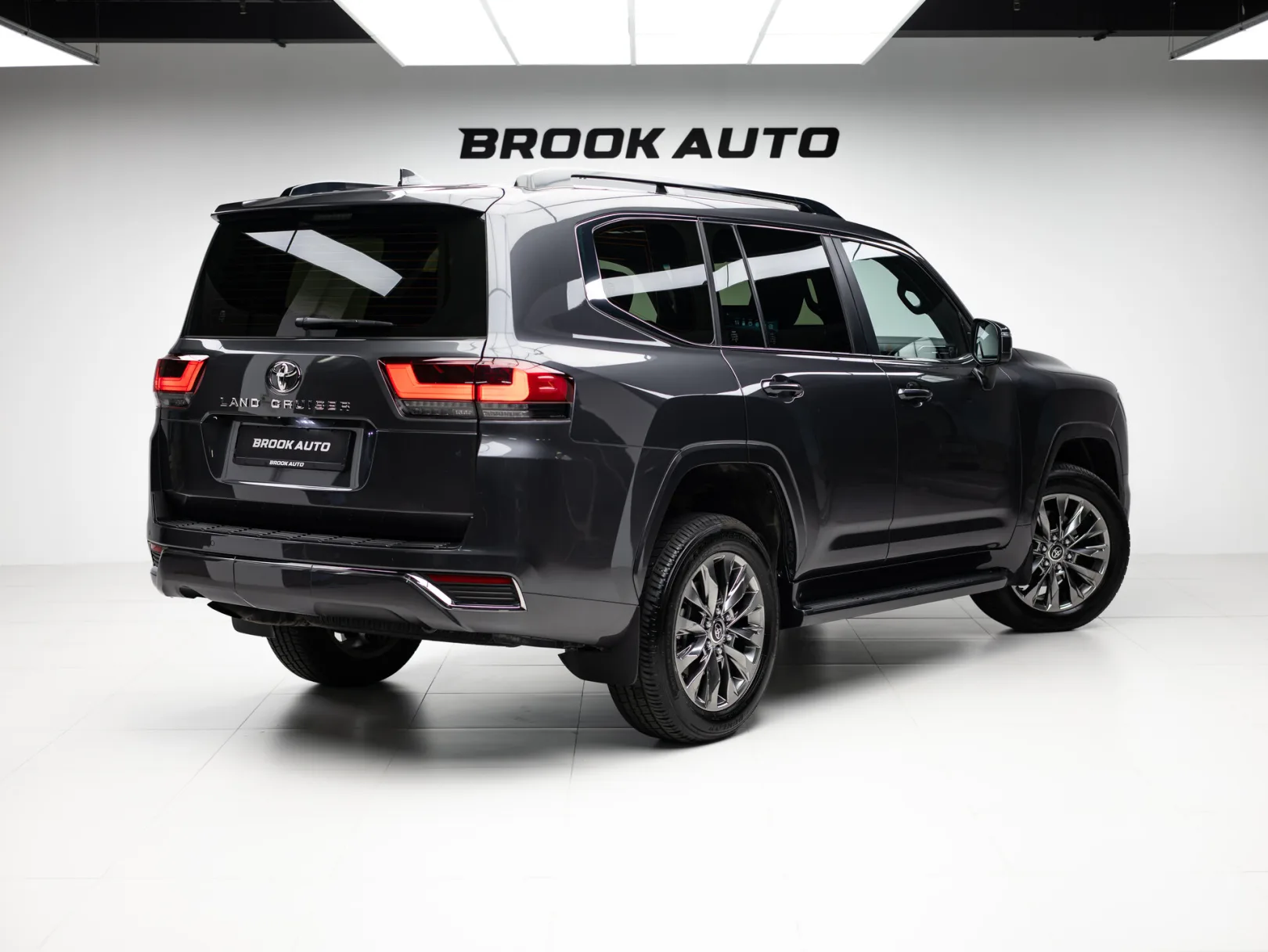 Toyota Land Cruiser Премиум Плюс 300 Series, 2024 — экстерьер, фото 4