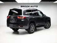 Toyota Land Cruiser Премиум Плюс 300 Series, 2024 — экстерьер, фото 4