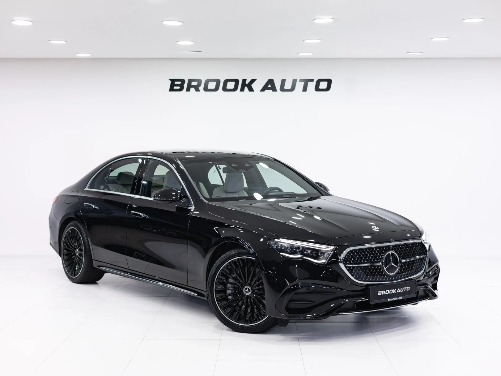 Mercedes-Benz E-Класс E 300 4MATIC AMG Line VI (W214, S214), 2025 — экстерьер, фото 3