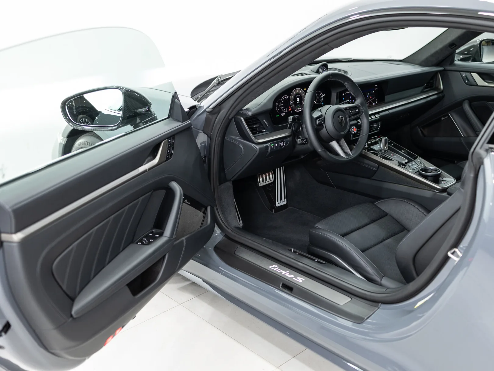 Porsche 911 Turbo S VIII (992) Рестайлинг, 2026 — экстерьер, фото 8
