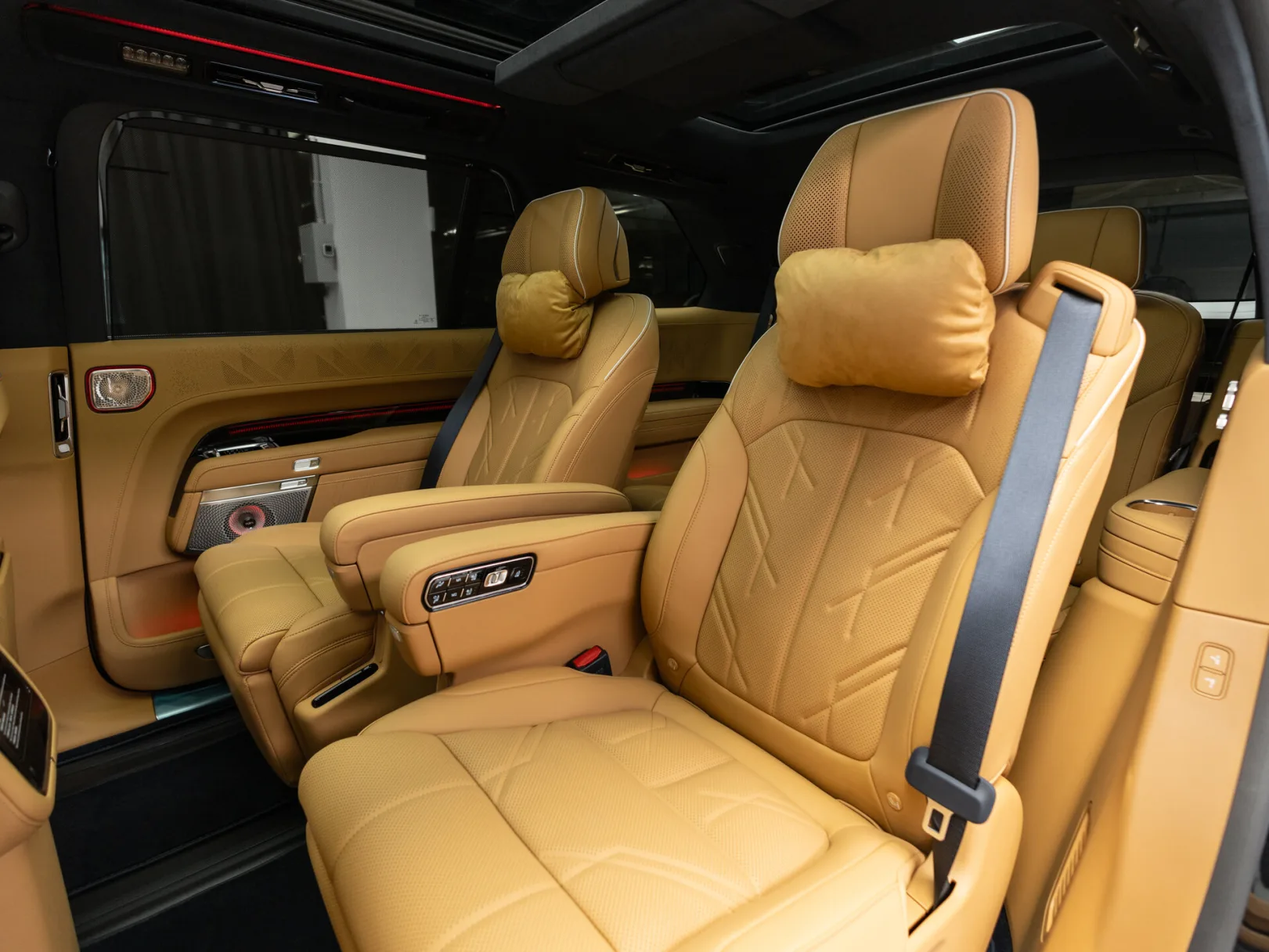 Zeekr 9X Max (6 seats) I, 2026 — экстерьер, фото 29