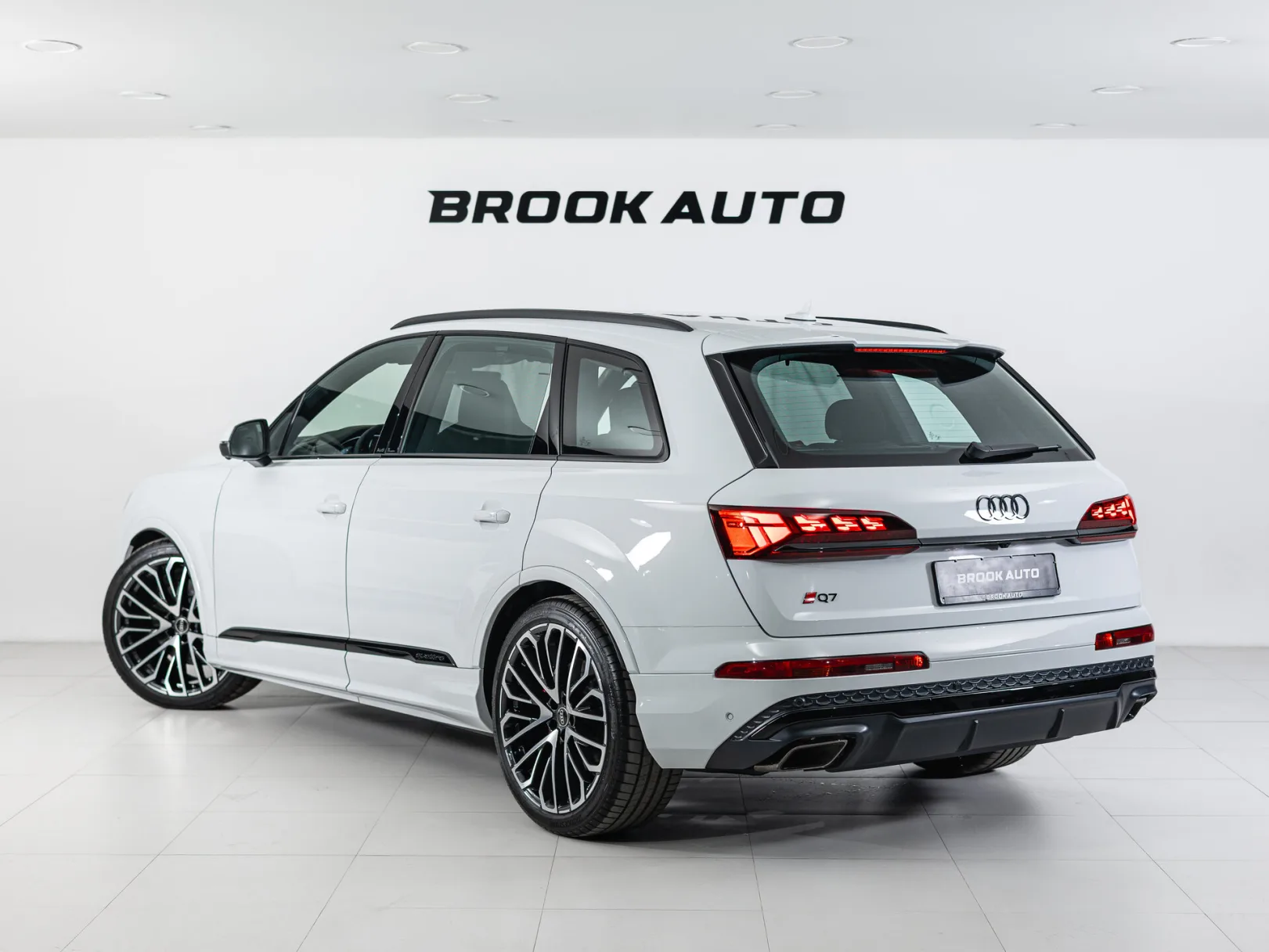 Audi Q7 55 TFSI quattro tiptronic II (4M) Рестайлинг 2, 2024 — экстерьер, фото 4
