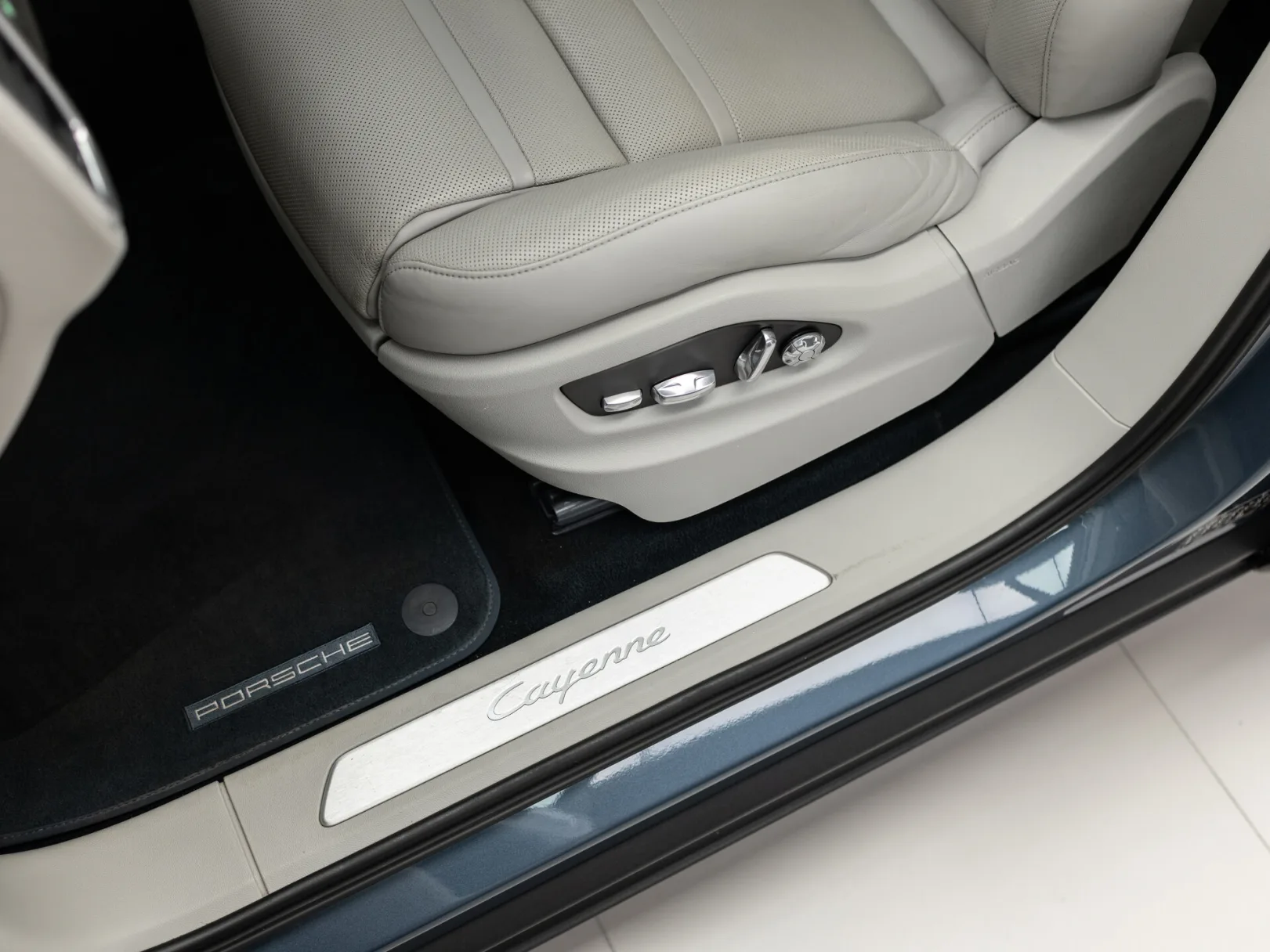Porsche Cayenne Базовая III, 2019 — экстерьер, фото 12