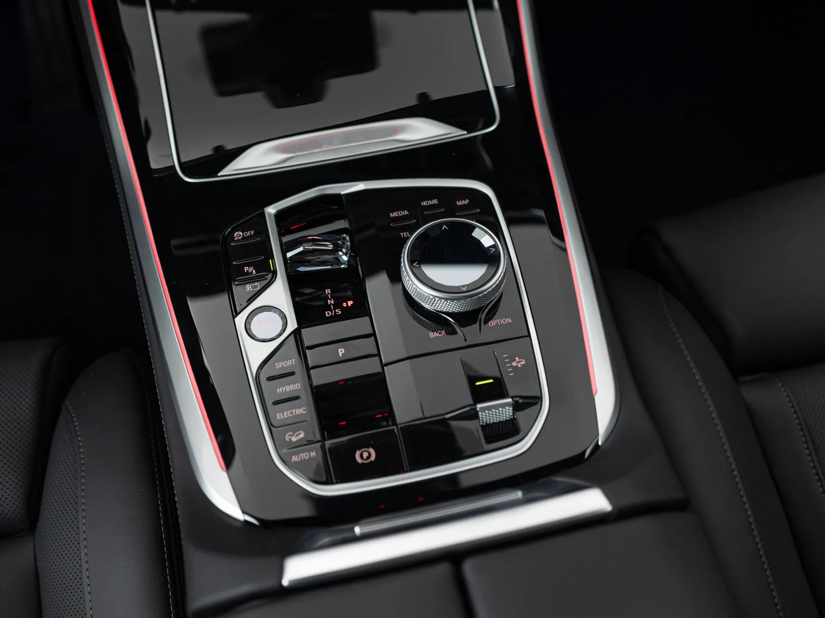 BMW X5 xDrive50e M Sport Pro IV (G05/G18) Рестайлинг, 2024 — экстерьер, фото 24