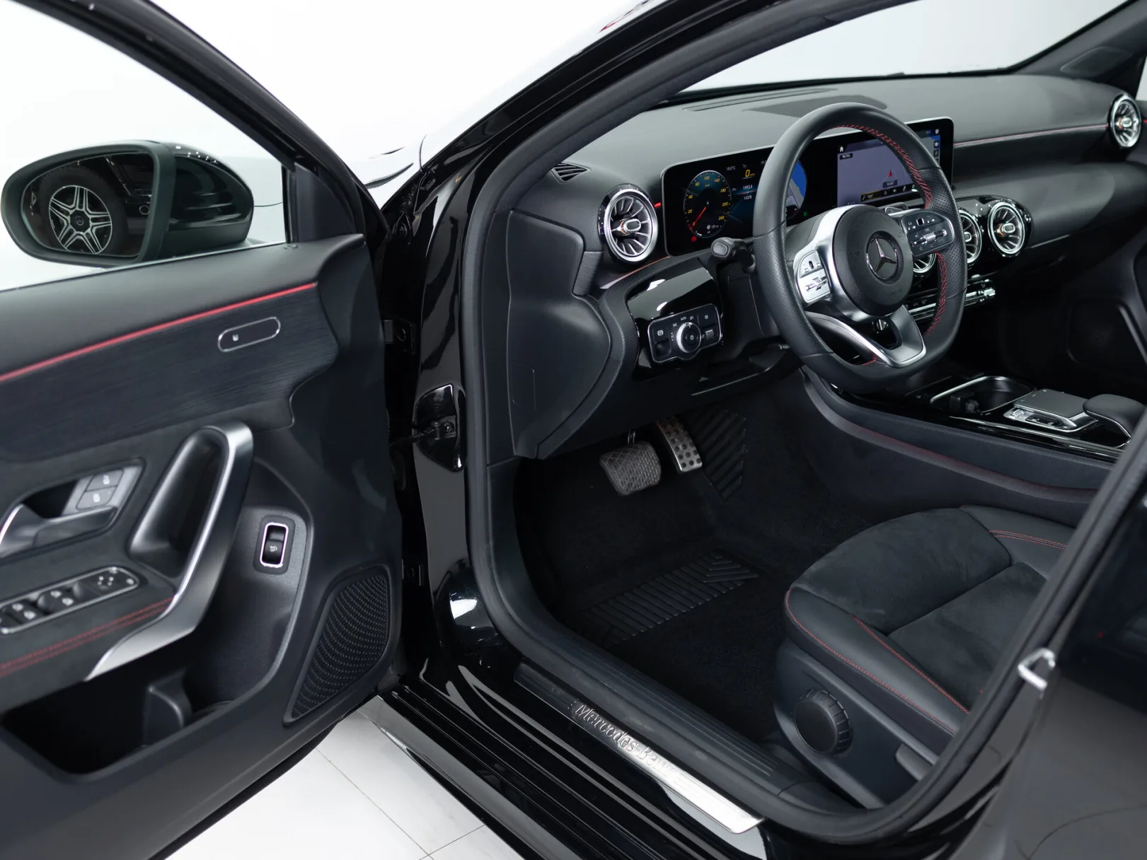 Mercedes-Benz A-Класс A 200 Sport IV (W177), 2019 — экстерьер, фото 7