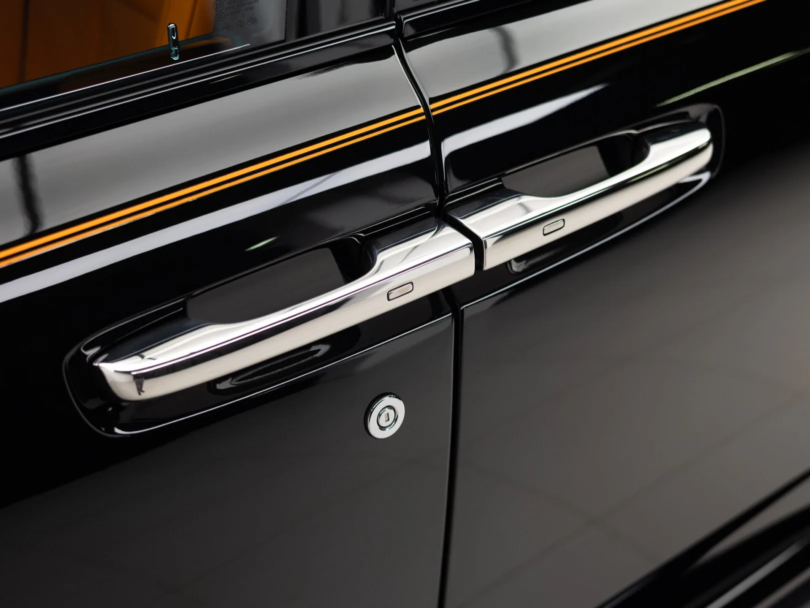 Rolls-Royce Cullinan Individual I (Series I), 2022 — экстерьер, фото 38