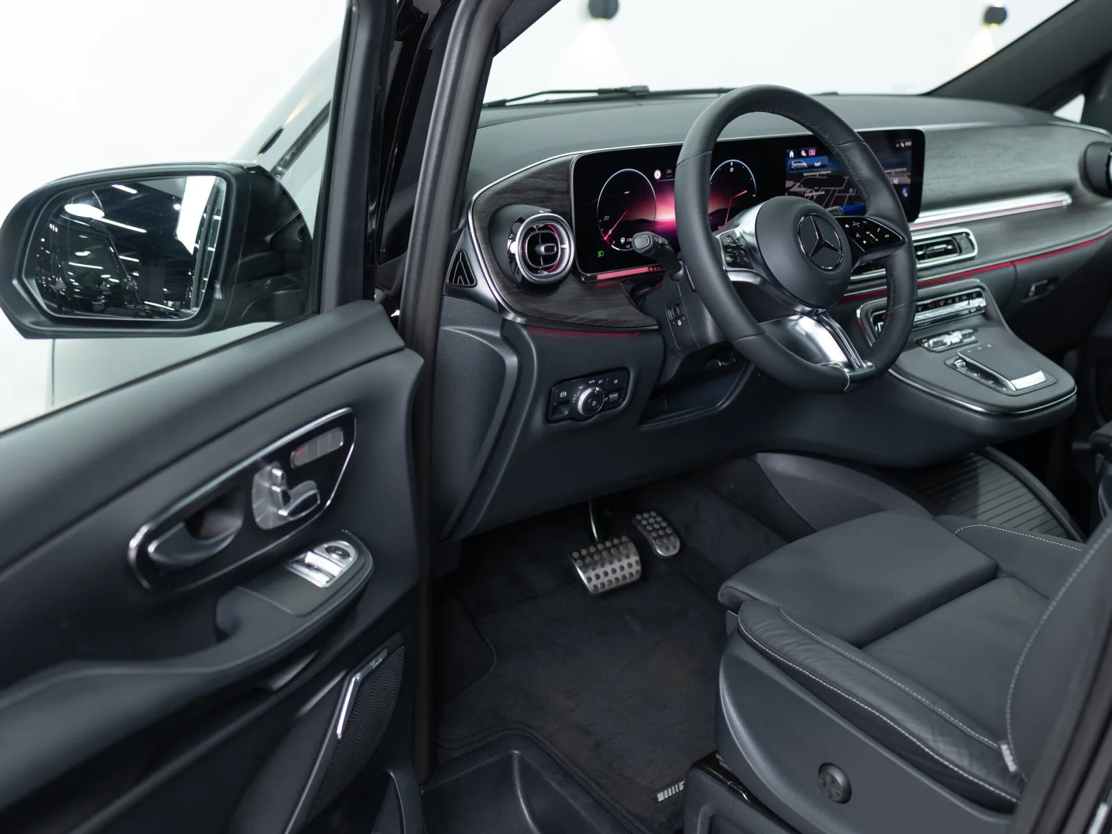 Mercedes-Benz V-Класс Exclusive III (W447) Рестайлинг 2, 2024 — экстерьер, фото 7